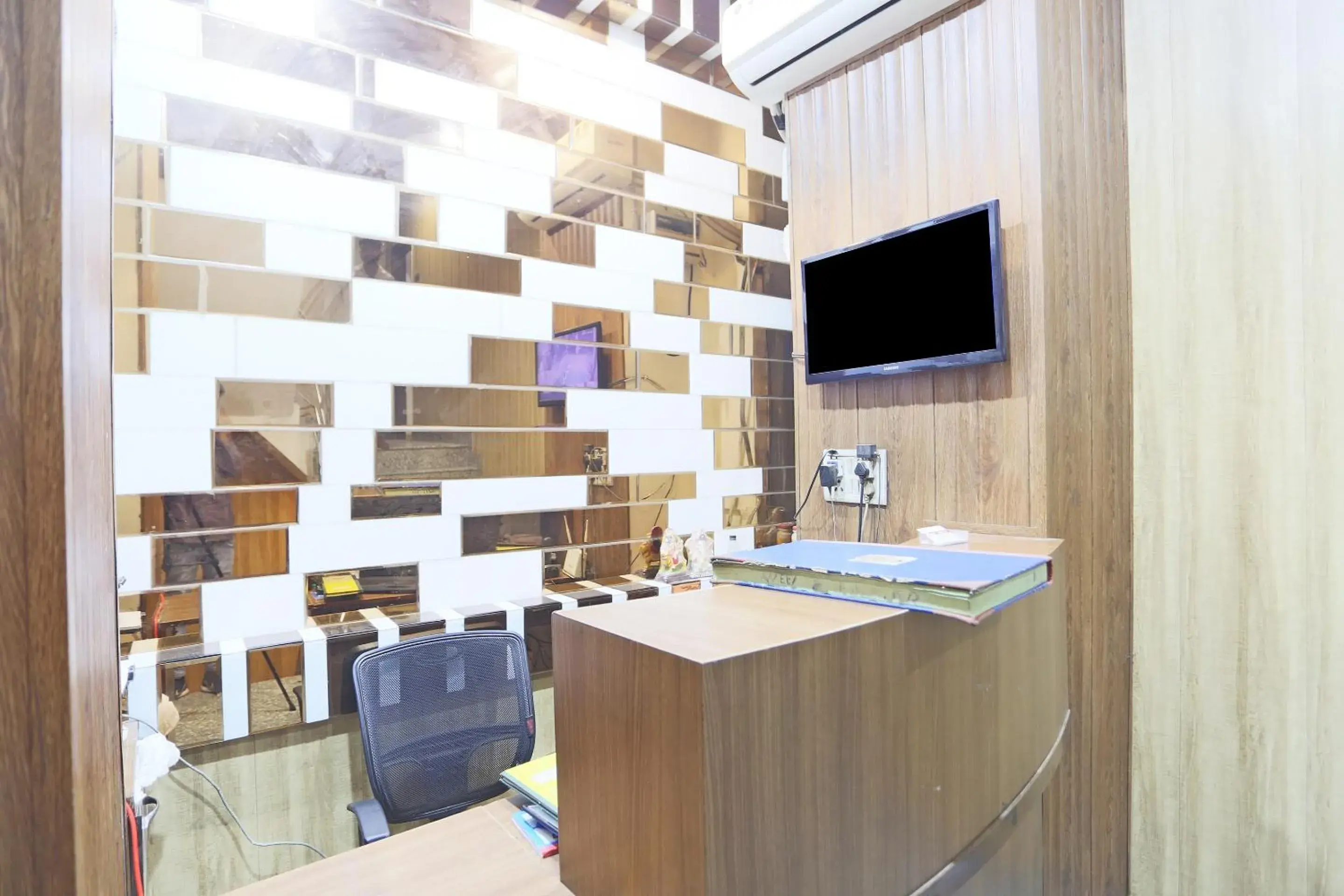 Lobby or reception in Hotel O New Raj Kamal Lobby or reception in Hotel O New Raj Kamal