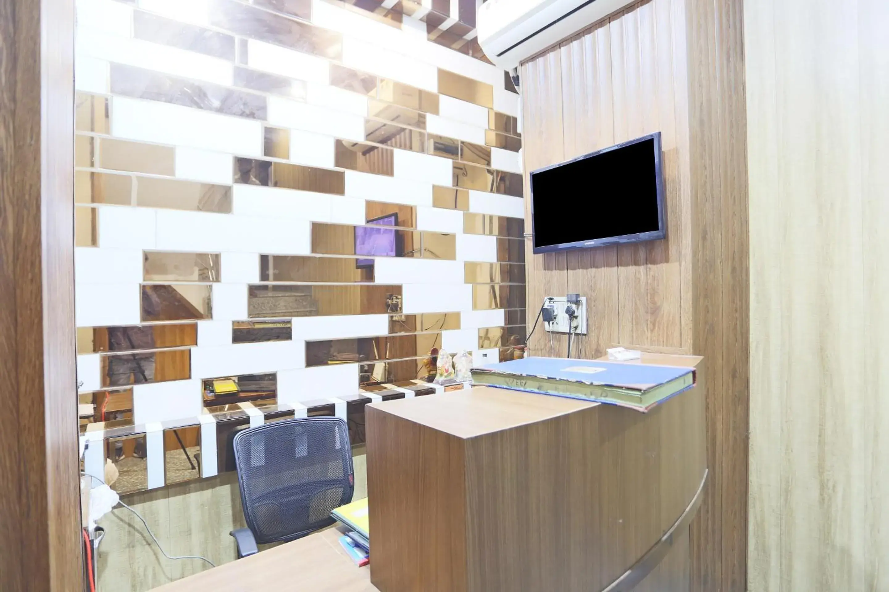 Lobby or reception in Hotel O New Raj Kamal Lobby or reception in Hotel O New Raj Kamal