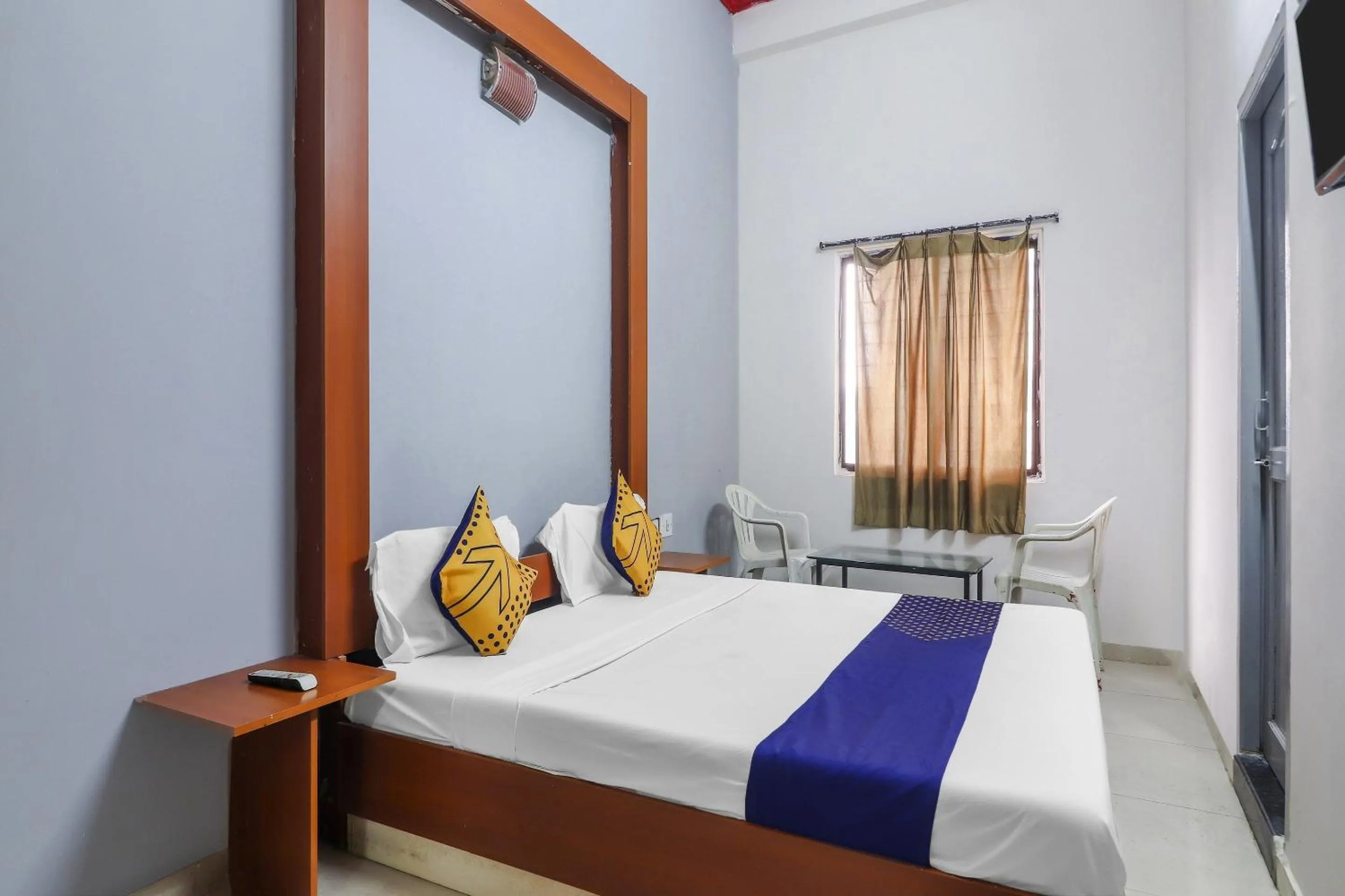 SPOT ON by OYO Hotel Pioneer lodge