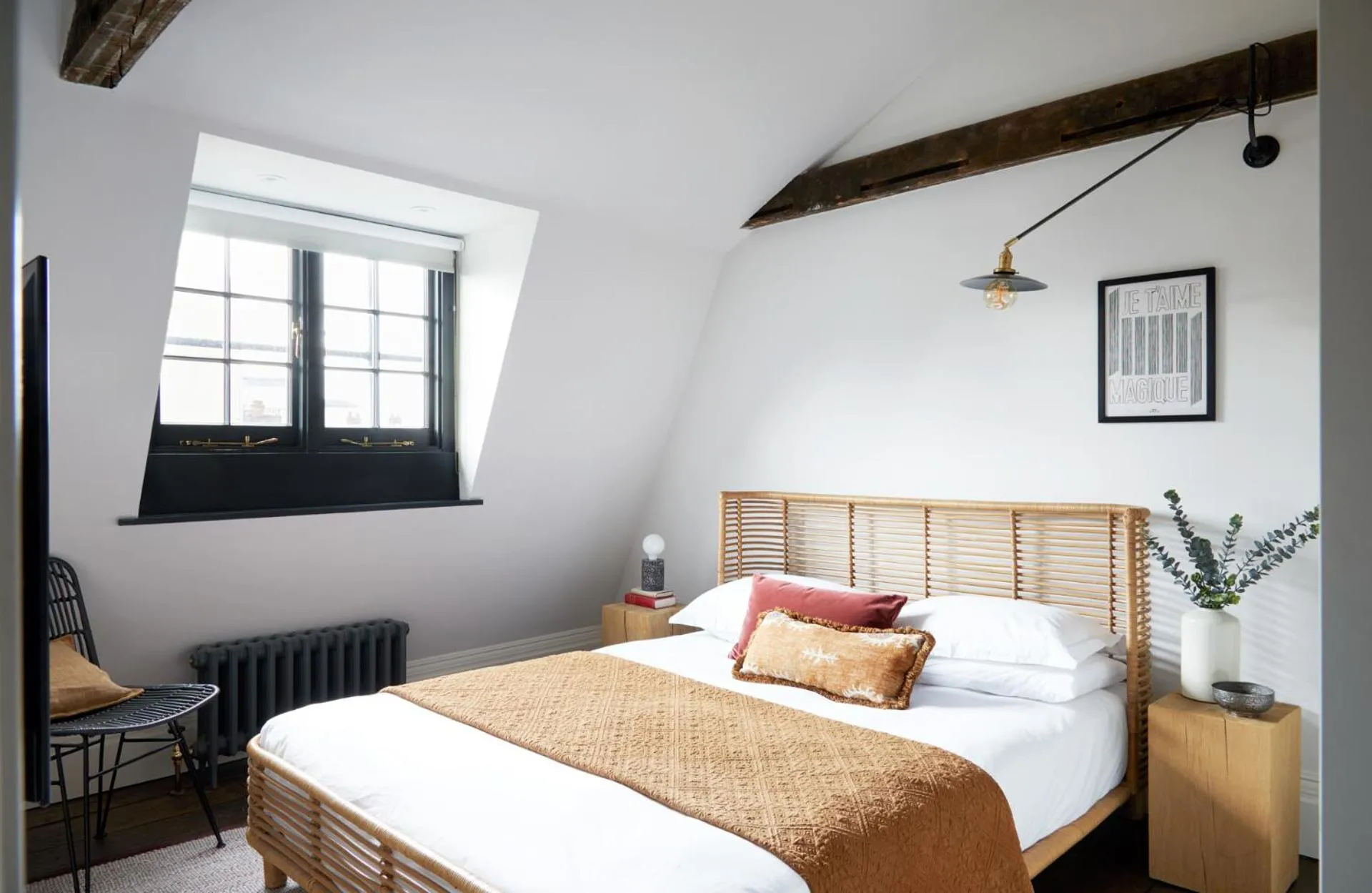 Bed in The Angel Collection minutes from Angel Tube Station