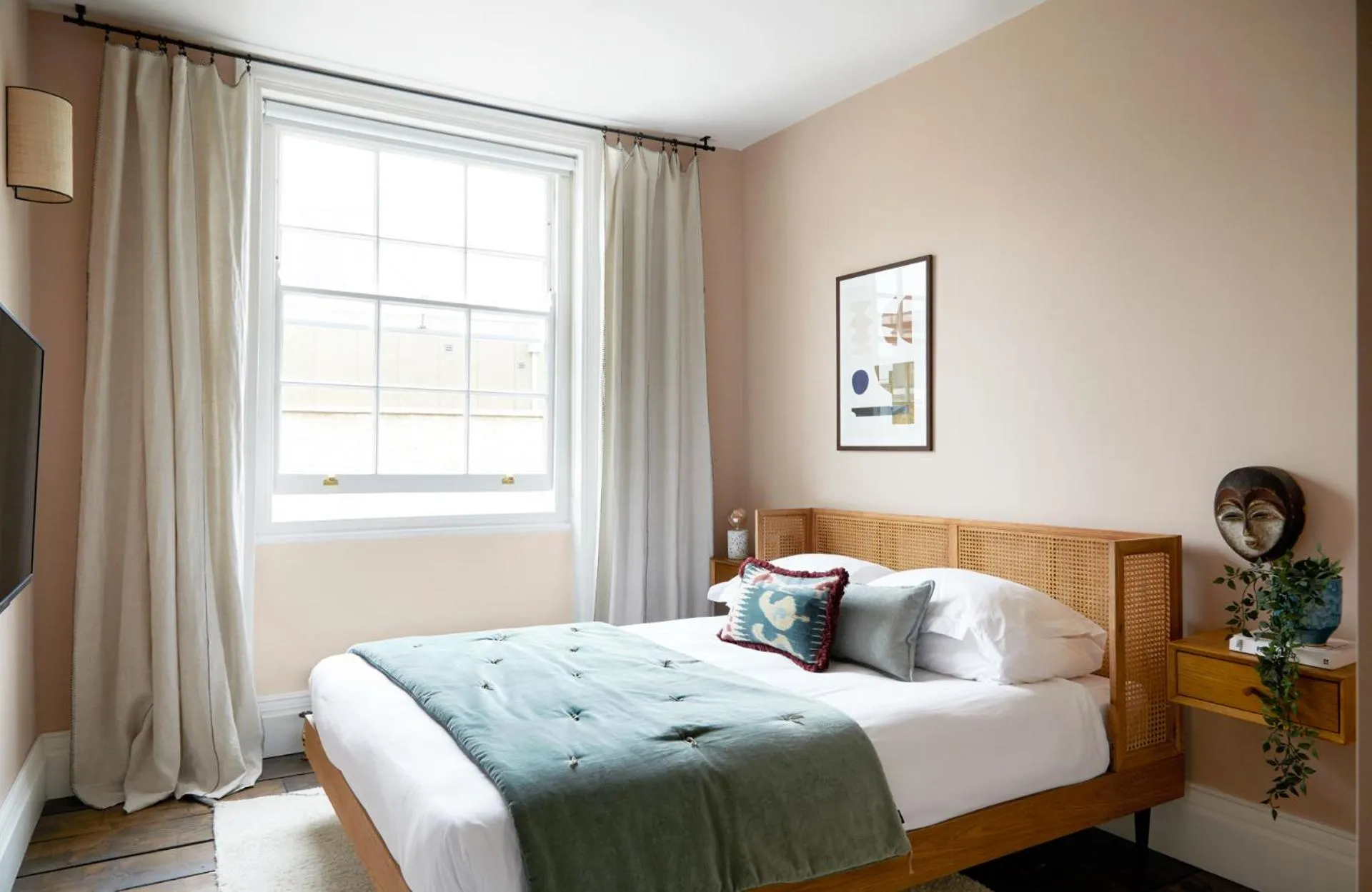 Bed in The Angel Collection minutes from Angel Tube Station