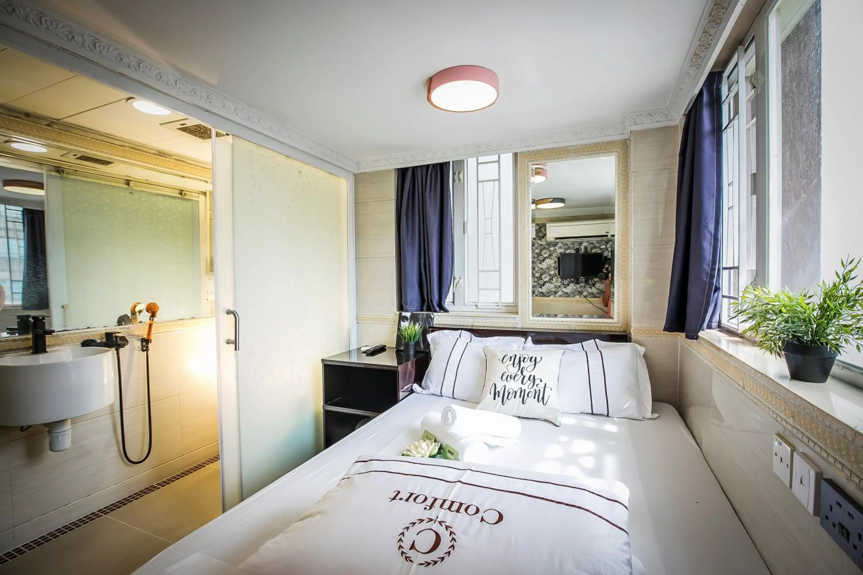 Bedroom, Bed in Hostel TST