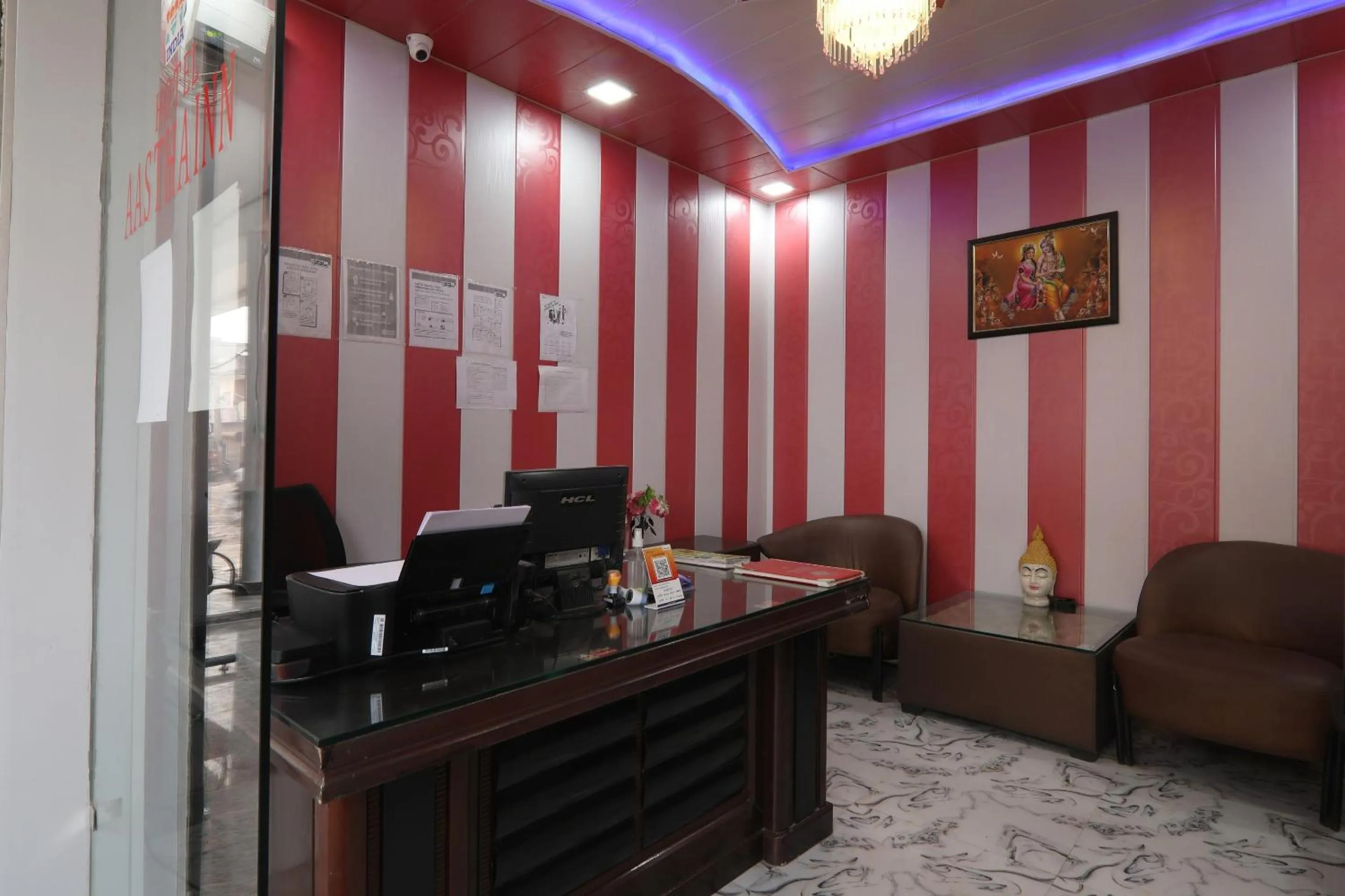 Lobby or reception in Super Hotel O Aastha Near Chaudhary Charan Singh International Airport