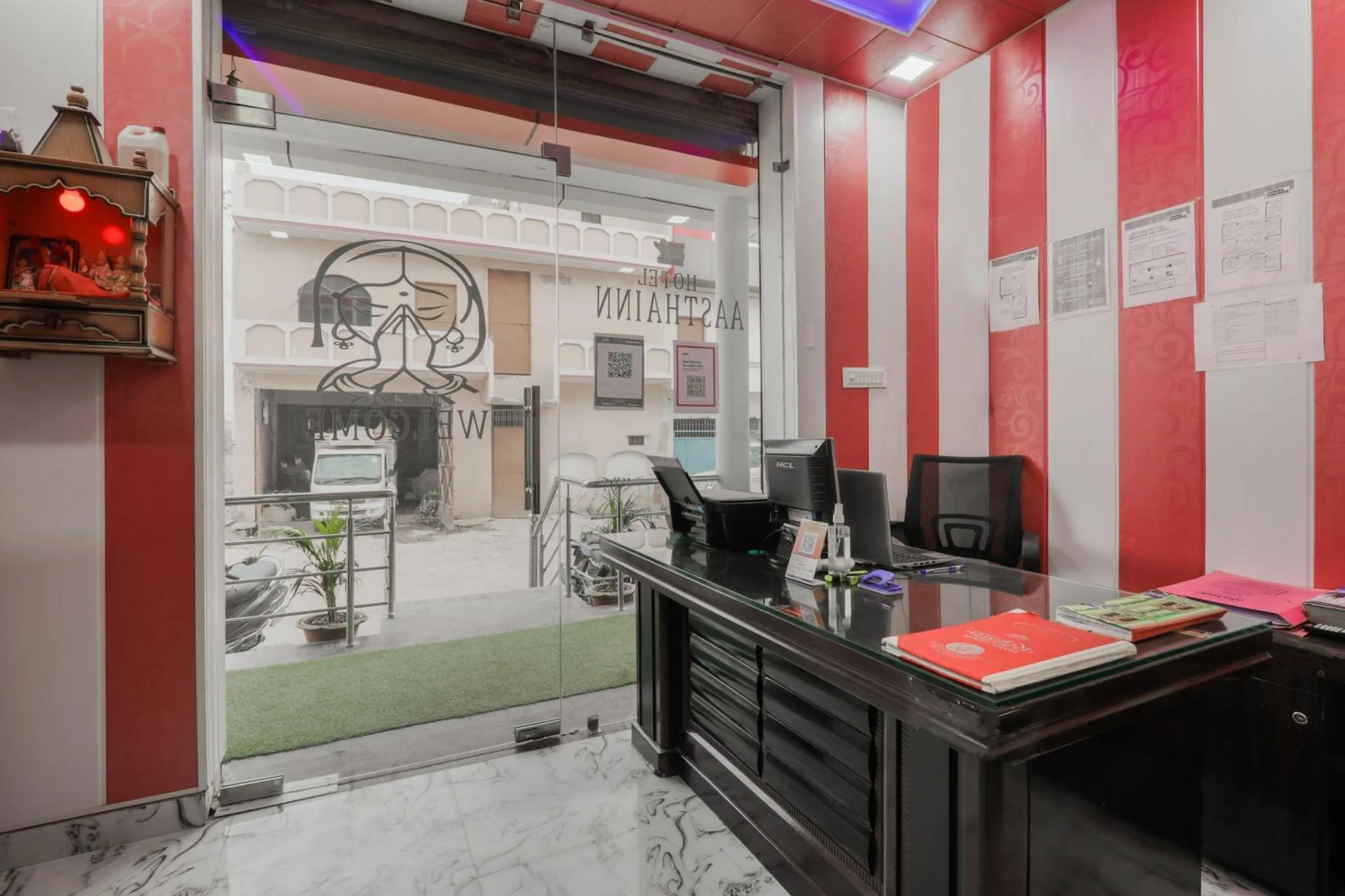 Lobby or reception in Super Hotel O Aastha Near Chaudhary Charan Singh International Airport