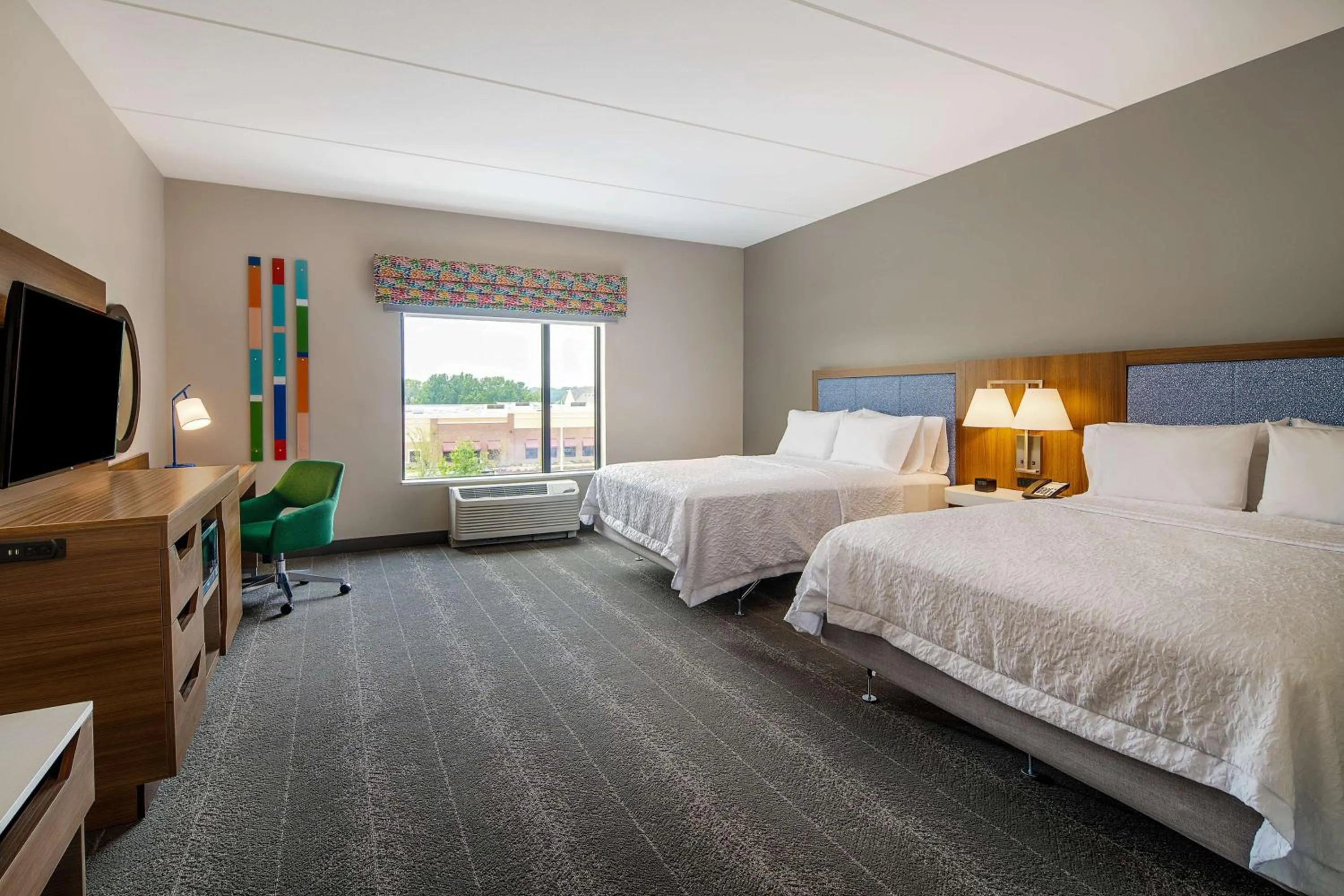 Bedroom, Bed in Hampton Inn & Suites Raleigh Midtown, NC