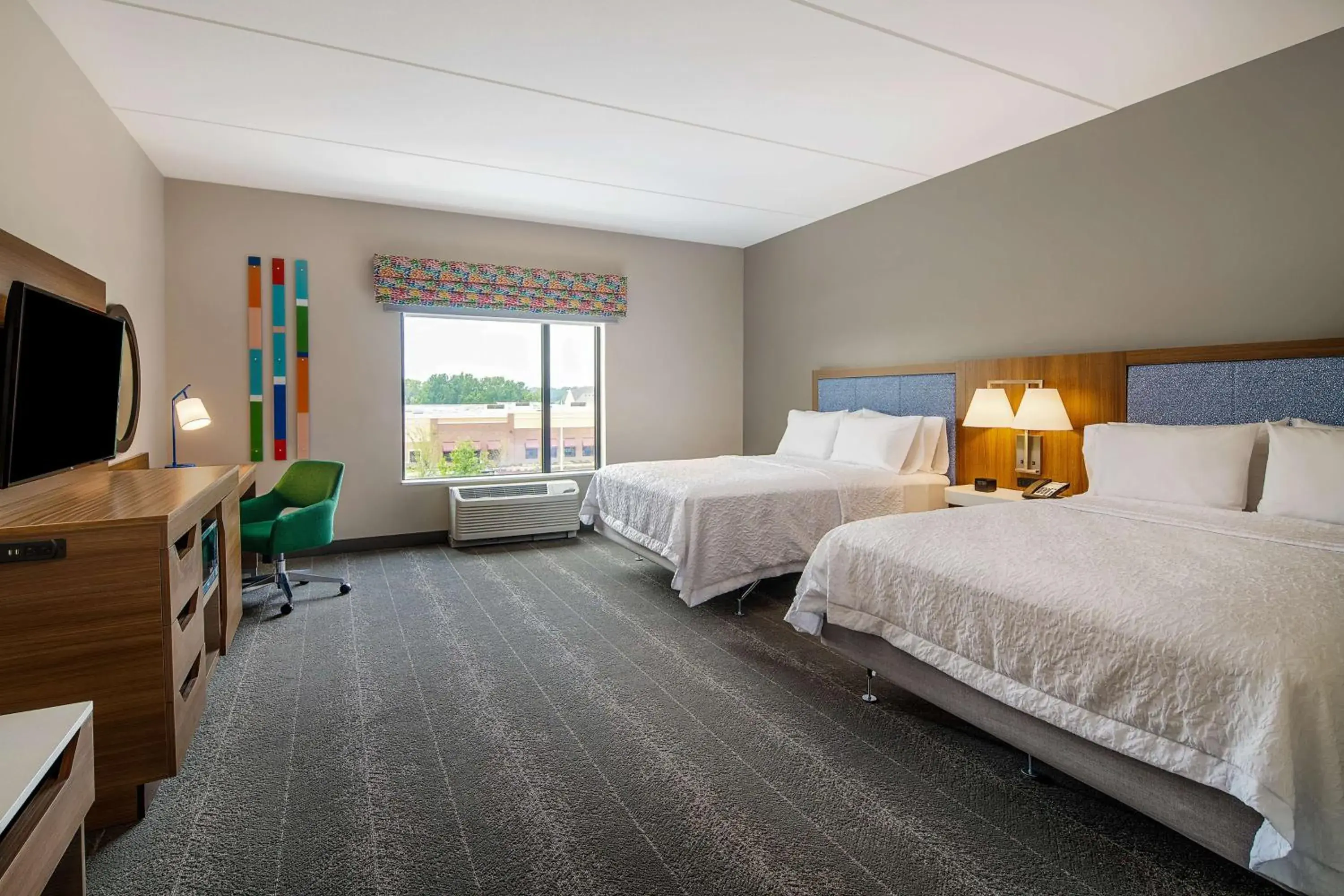 Bedroom, Bed in Hampton Inn & Suites Raleigh Midtown, NC Bedroom, Bed in Hampton Inn & Suites Raleigh Midtown, NC