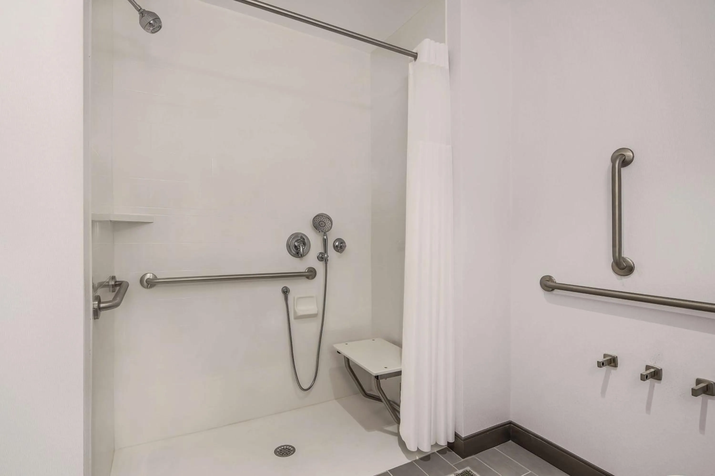 Bathroom in Hampton Inn & Suites Raleigh Midtown, NC