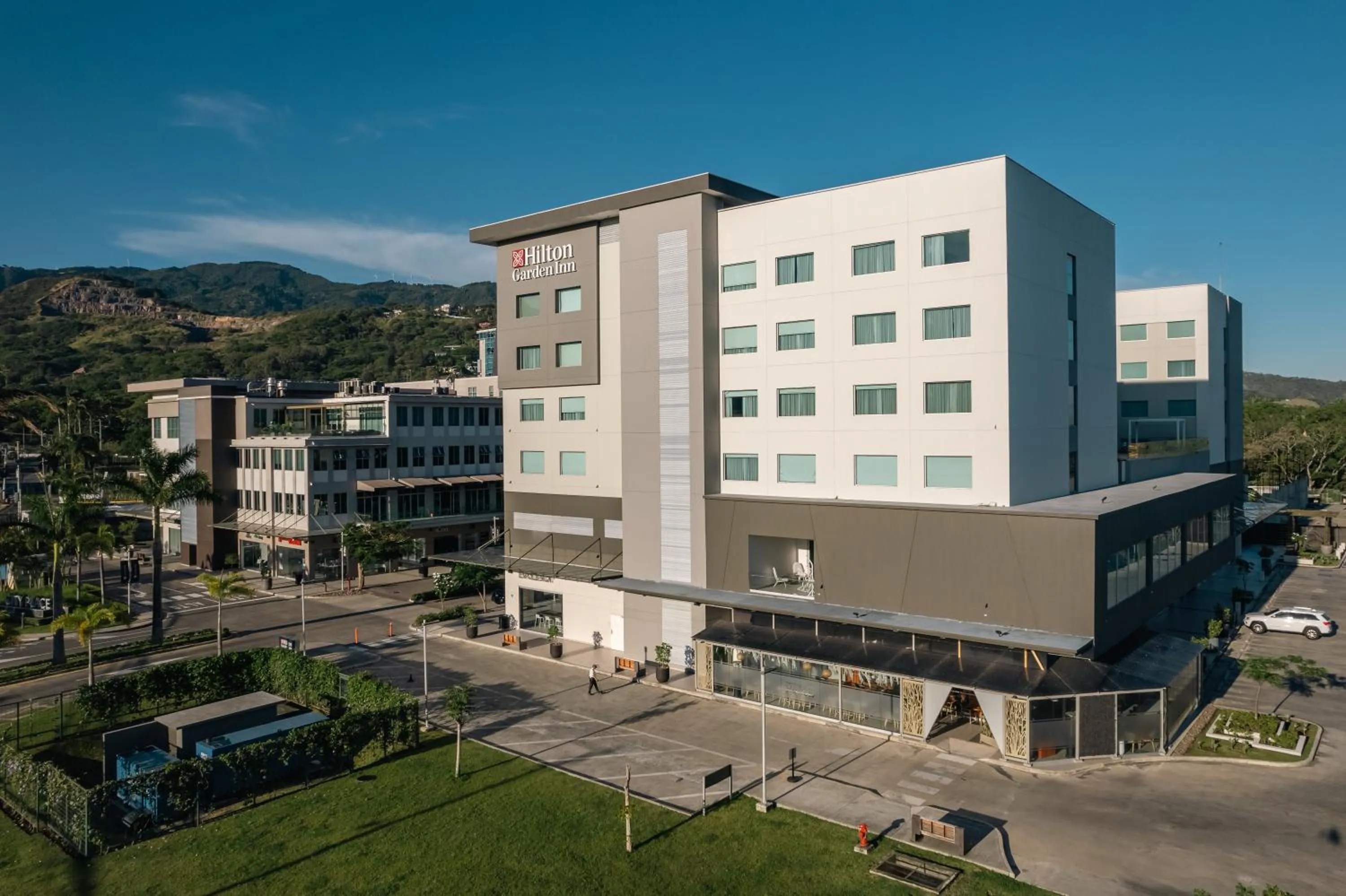Property building in Hilton Garden Inn Santa Ana, San Jose