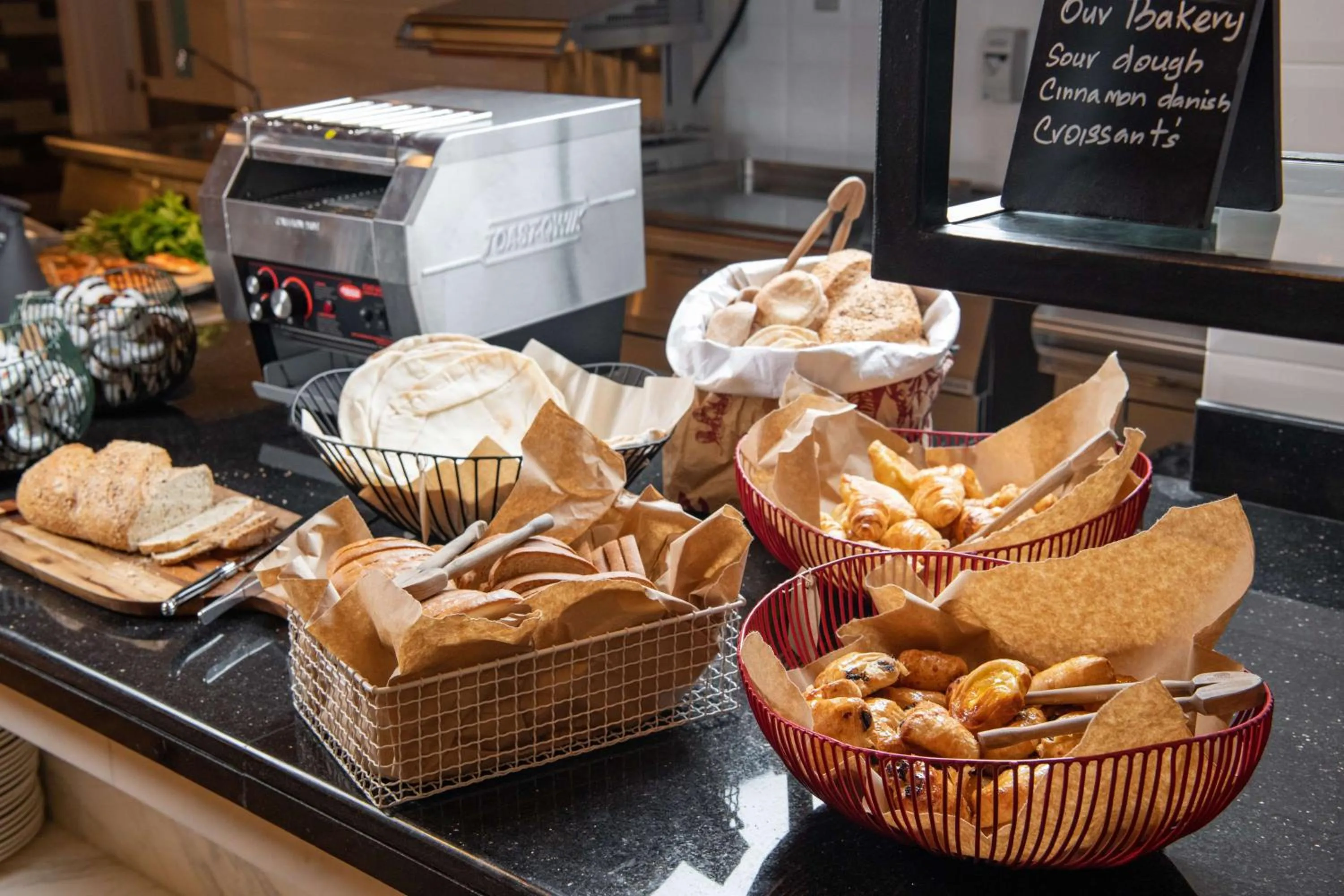 Restaurant/places to eat in Park Inn by Radisson, Riyadh