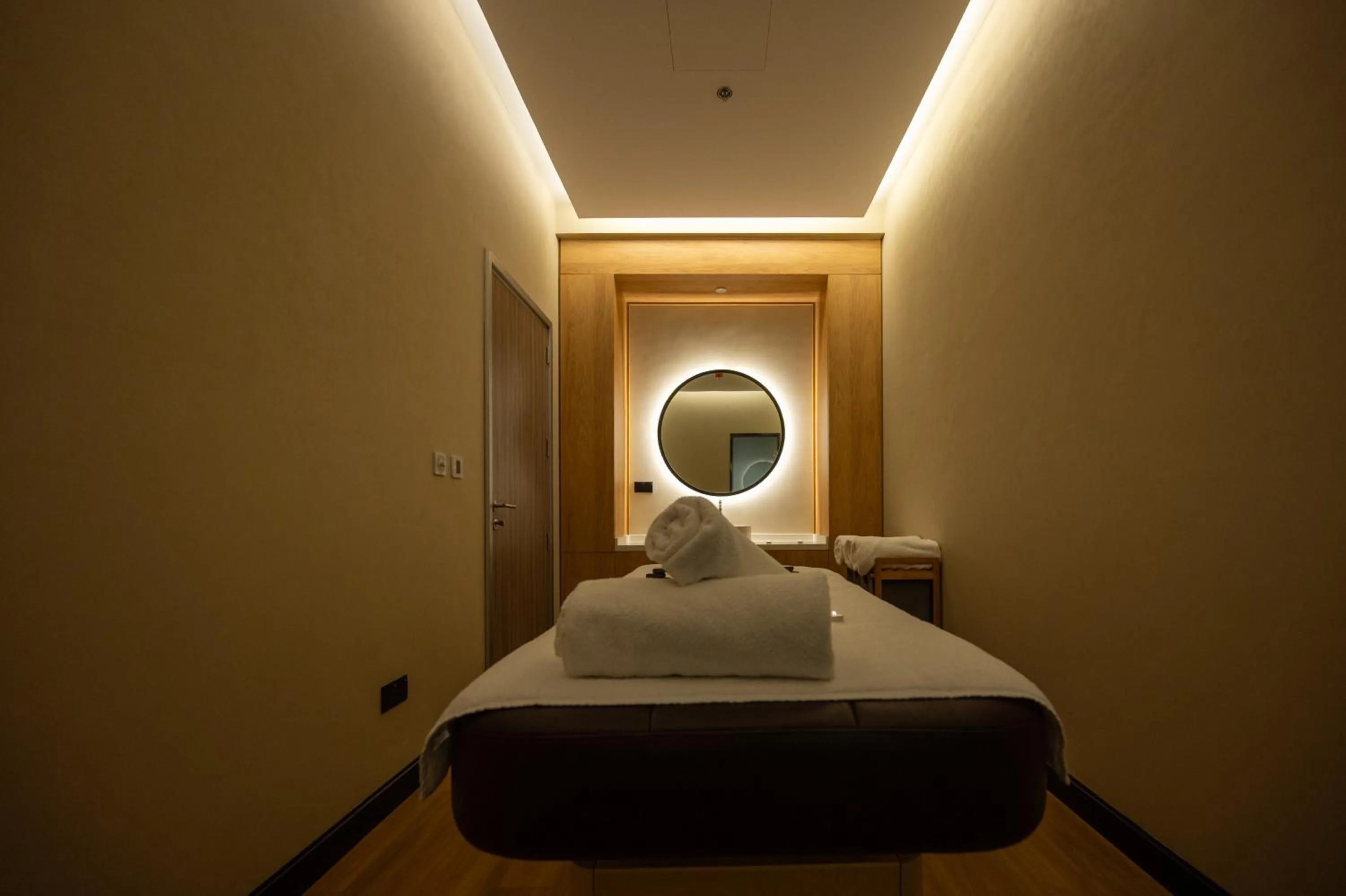 Massage, Bed in Park Inn by Radisson, Riyadh