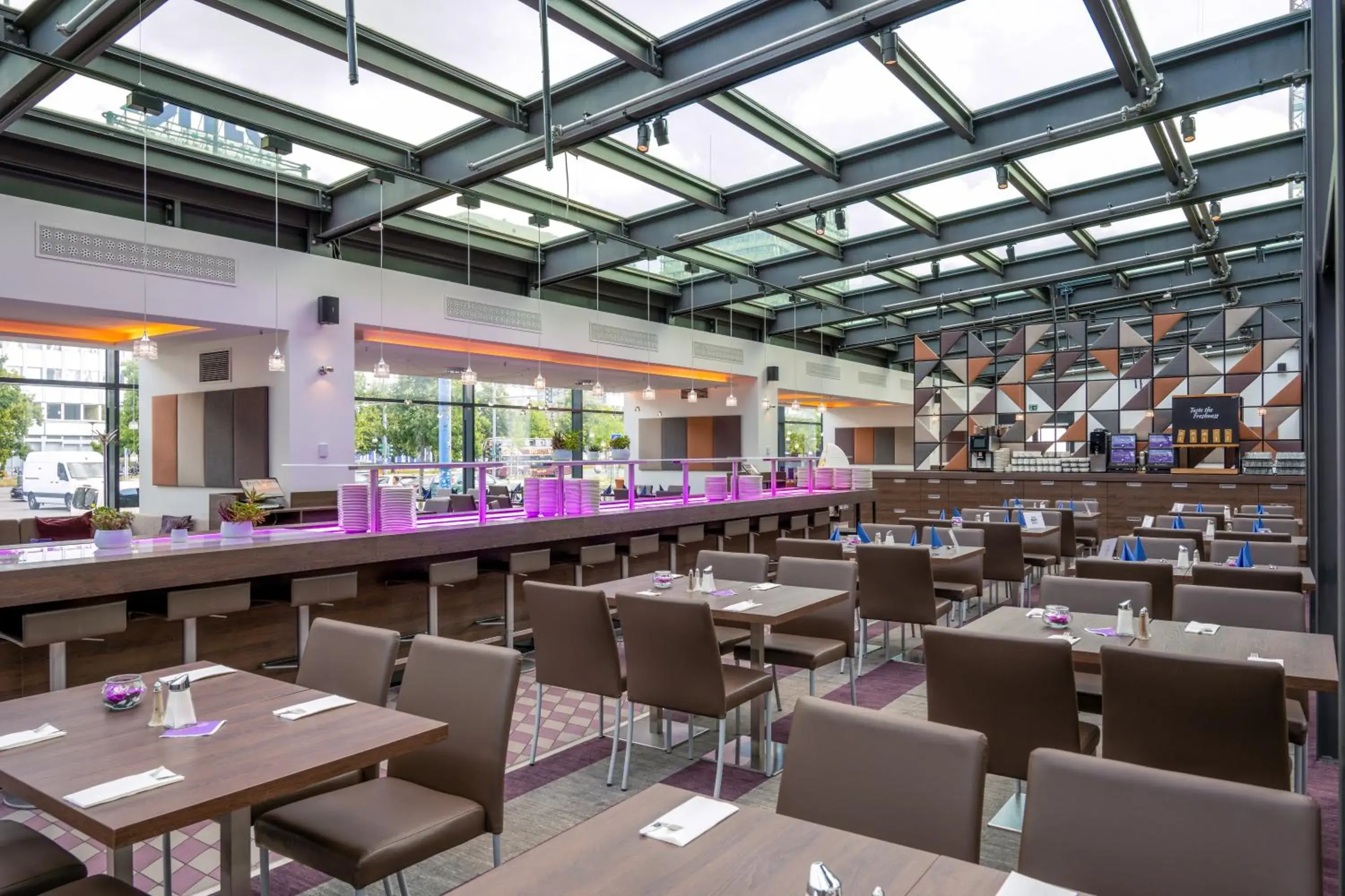 Restaurant/places to eat in Park Inn by Radisson Berlin Alexanderplatz Restaurant/places to eat in Park Inn by Radisson Berlin Alexanderplatz