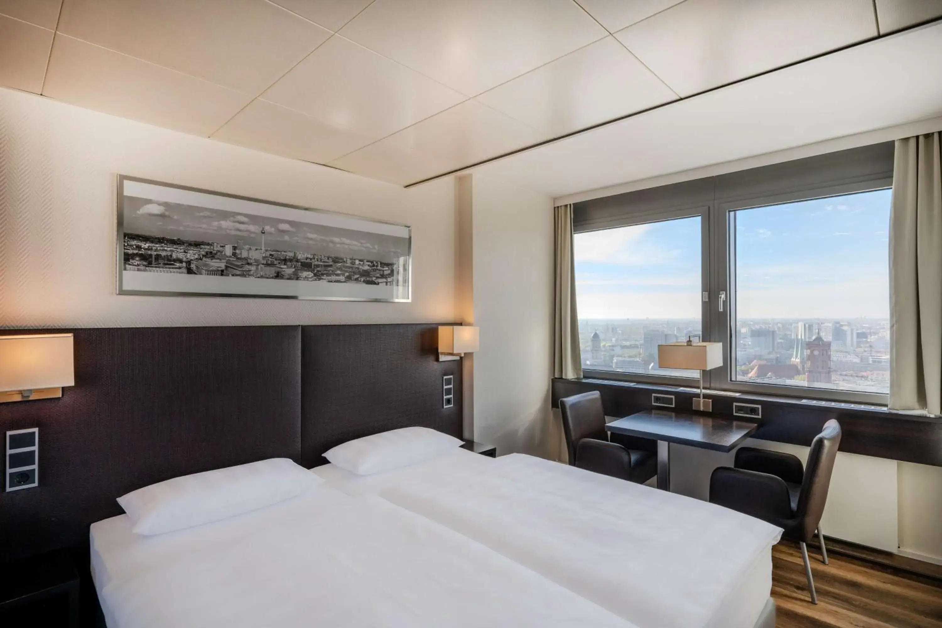 Bedroom, Bed in Park Inn by Radisson Berlin Alexanderplatz Bedroom, Bed in Park Inn by Radisson Berlin Alexanderplatz