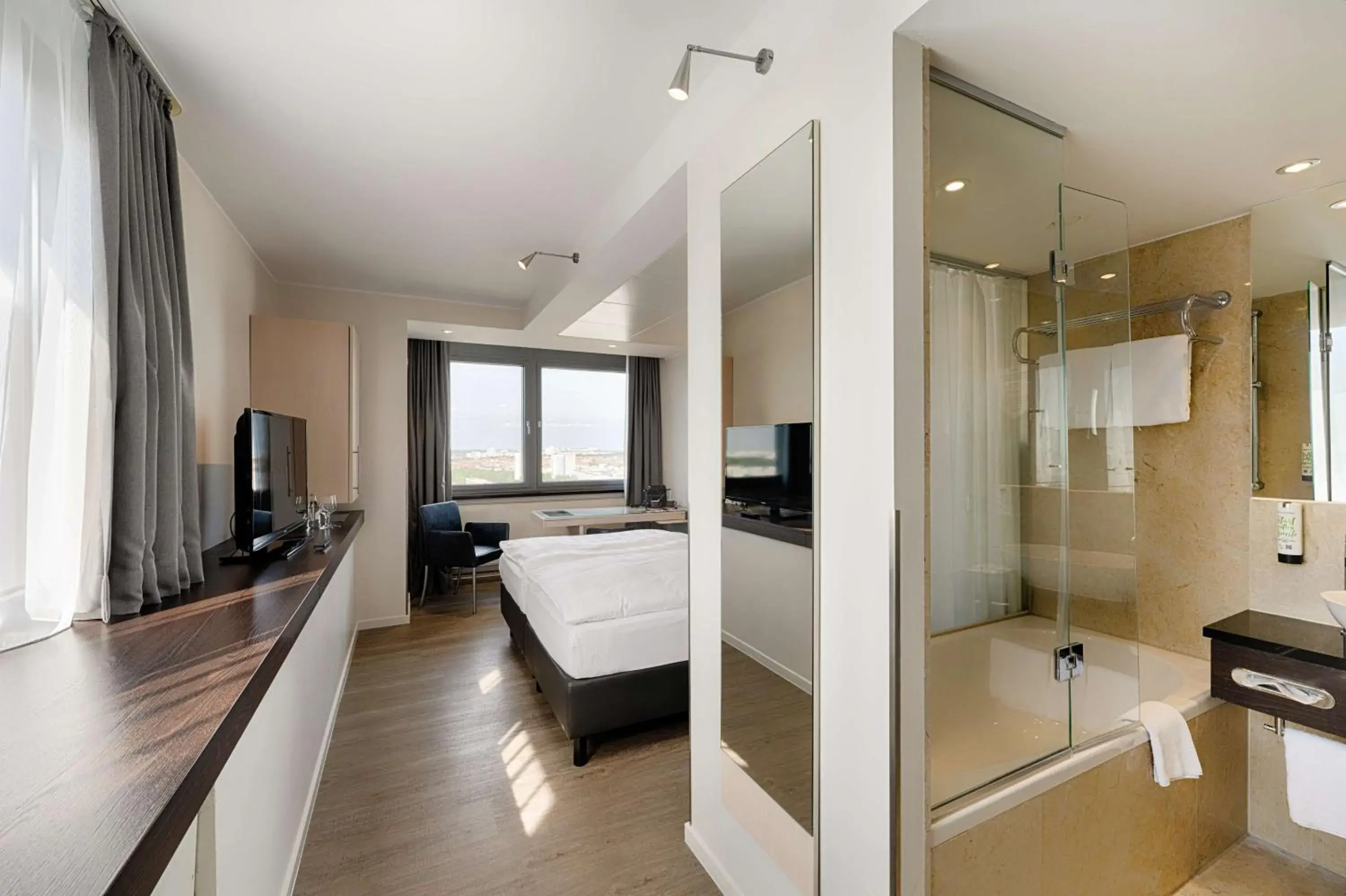 Bedroom, Bed in Park Inn by Radisson Berlin Alexanderplatz Bedroom, Bed in Park Inn by Radisson Berlin Alexanderplatz