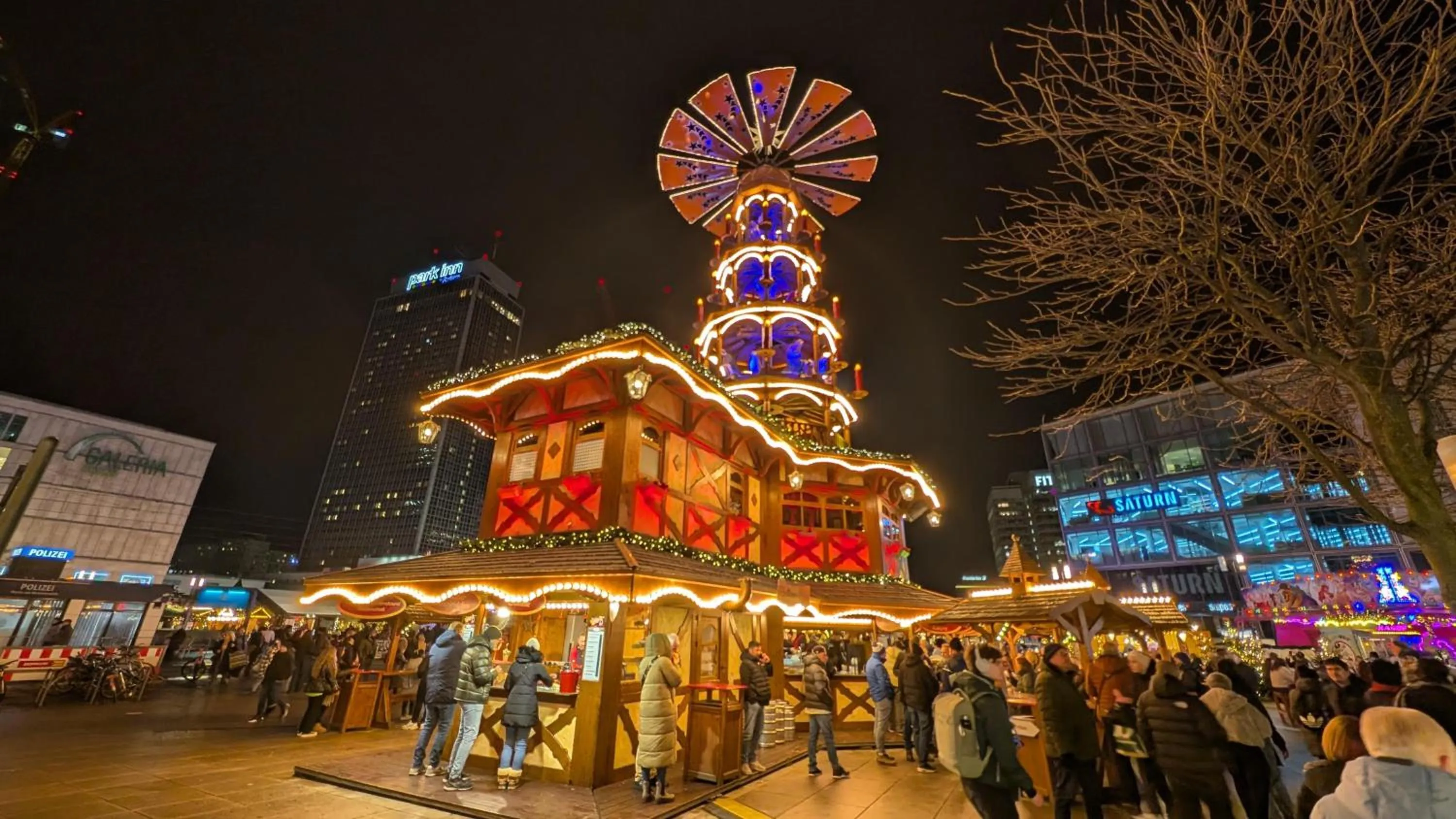 Property building in Park Inn by Radisson Berlin Alexanderplatz