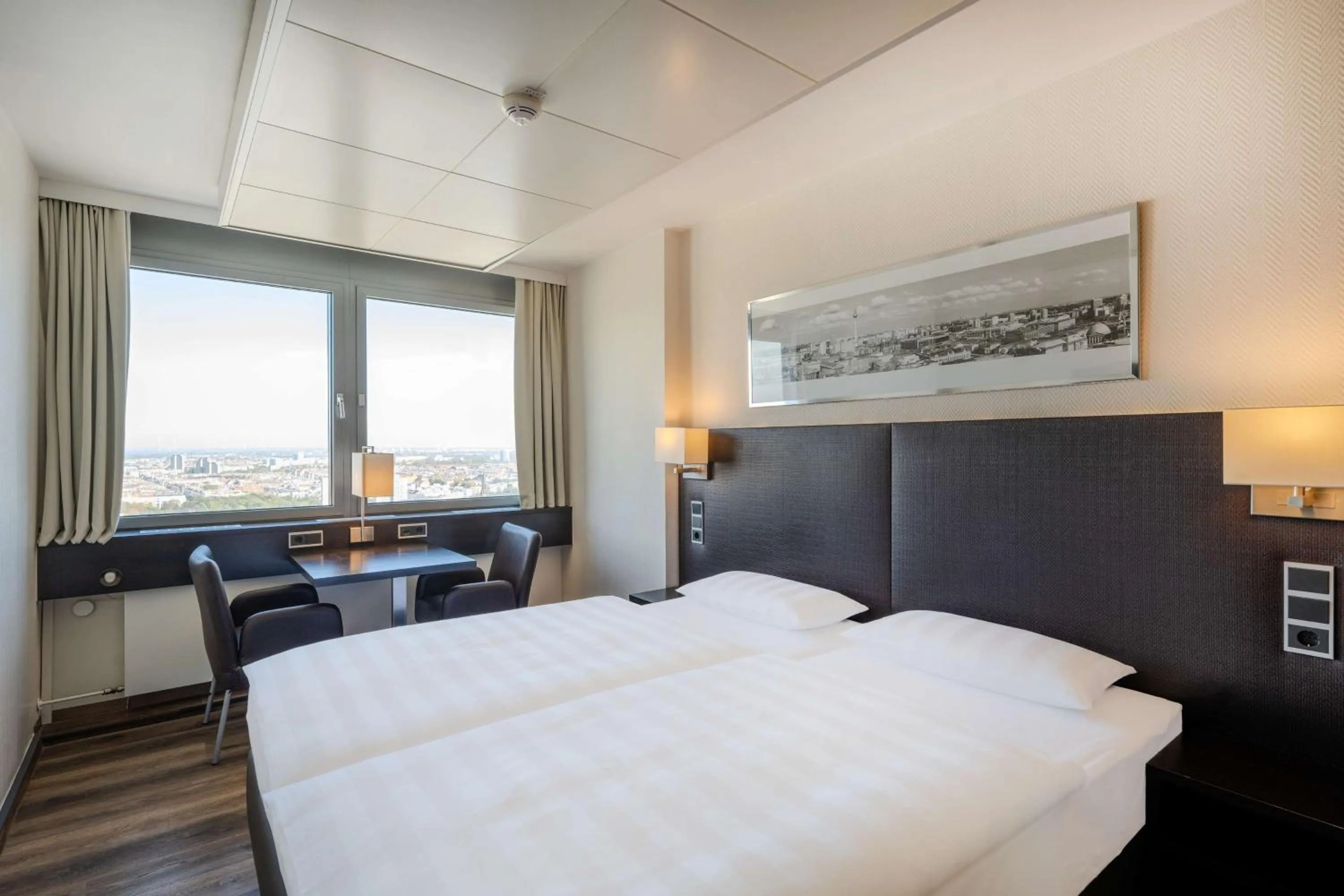 Bedroom, Bed in Park Inn by Radisson Berlin Alexanderplatz