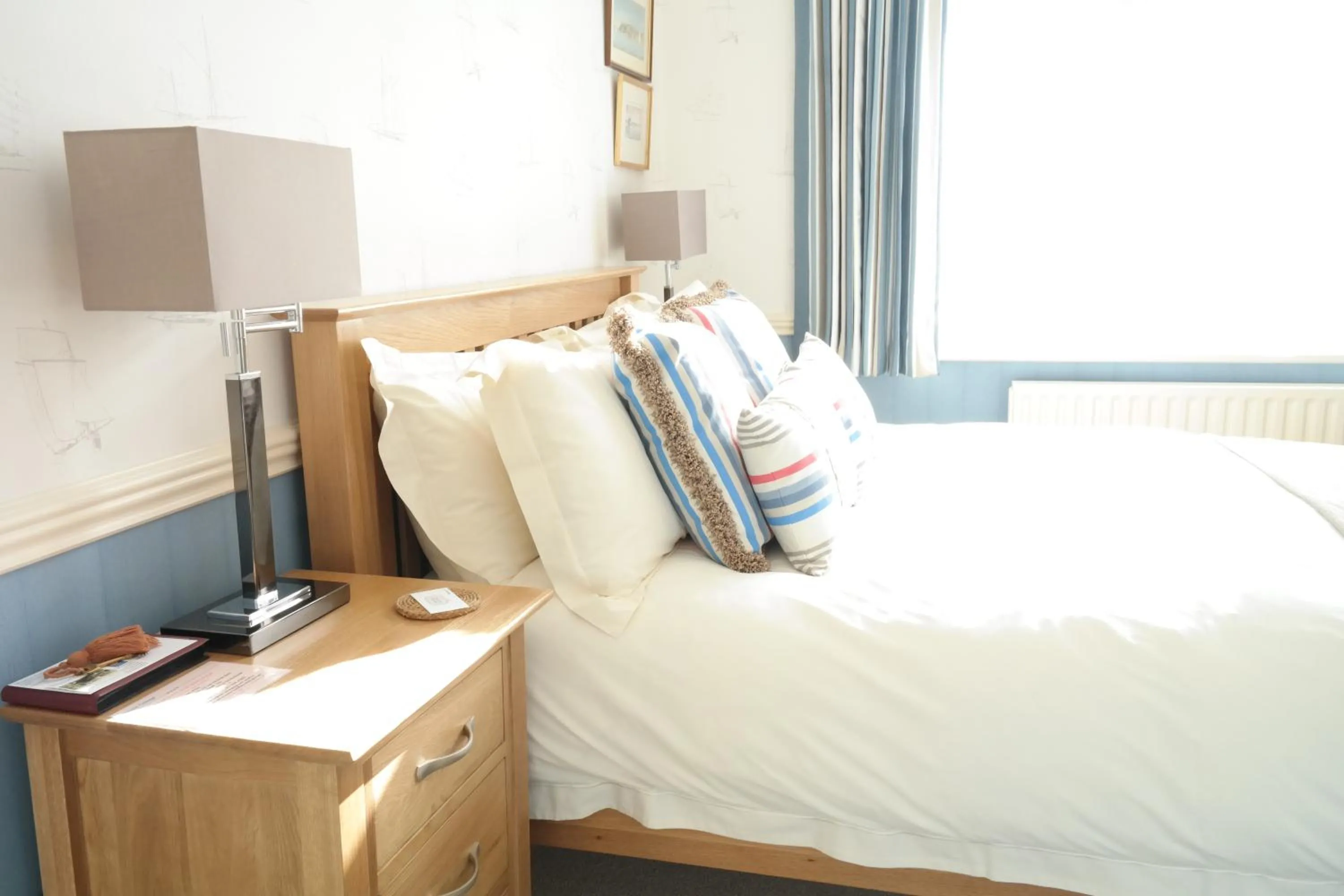 Bedroom, Bed in Weston Cottage