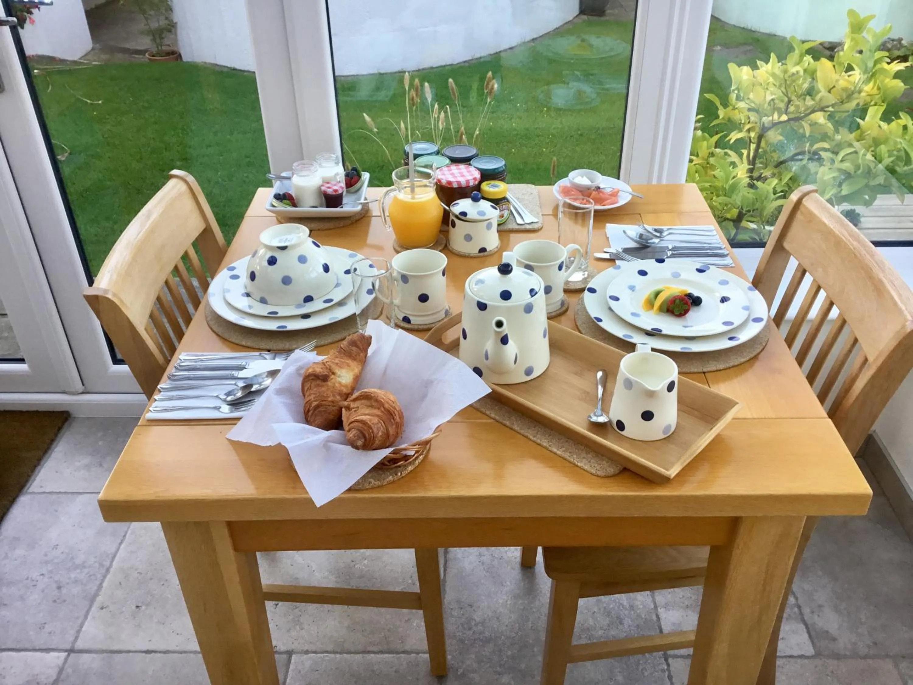 Breakfast in Weston Cottage