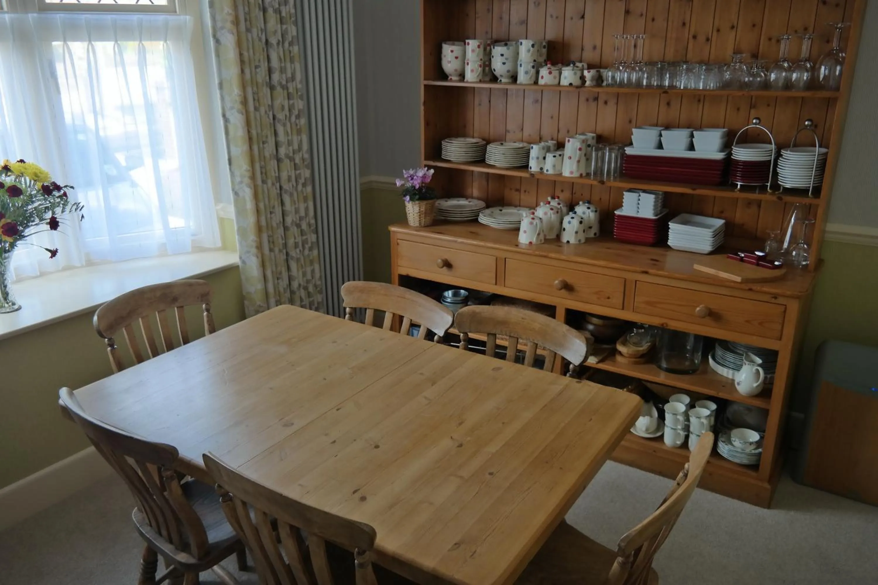 Restaurant/places to eat in Weston Cottage