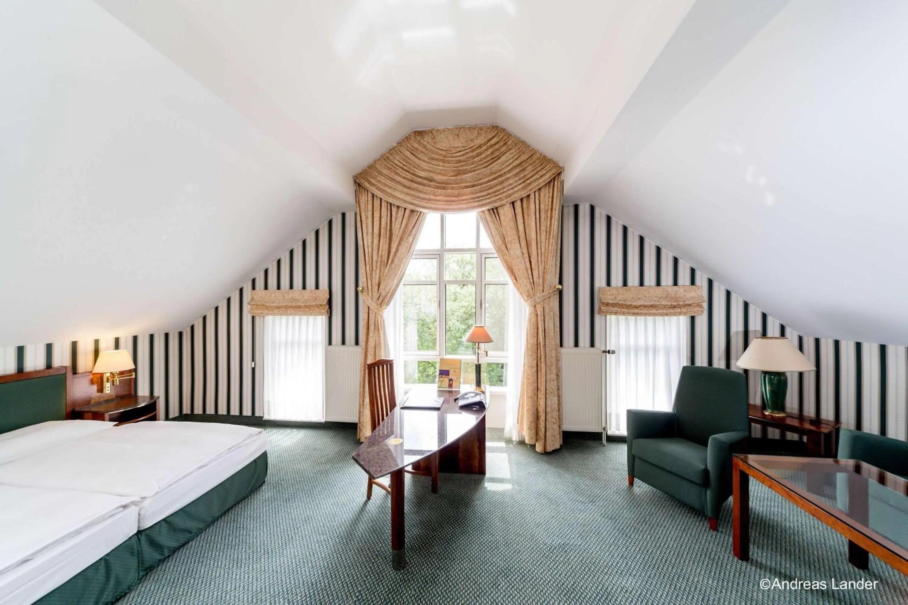 Bedroom, Bed in Dorint Herrenkrug Parkhotel Magdeburg