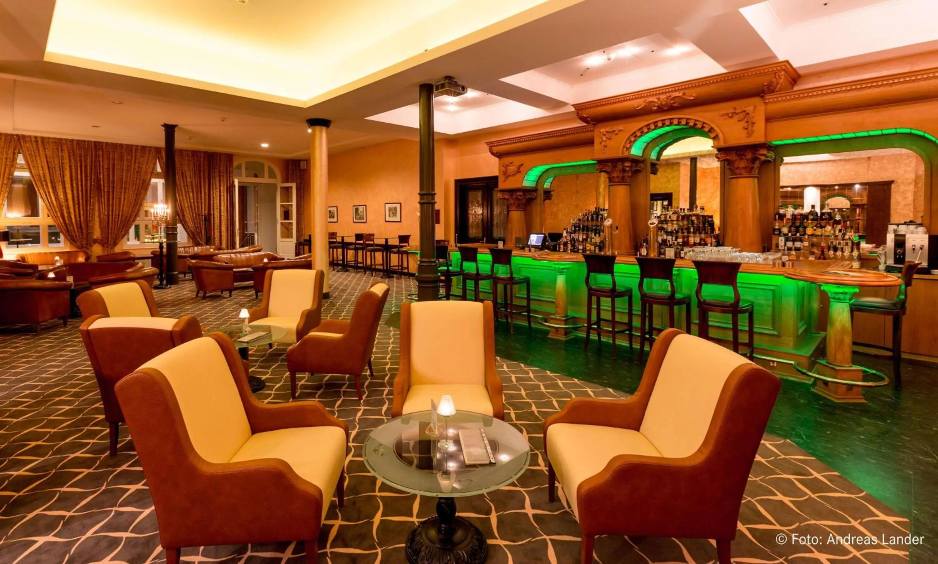 Lounge or bar in Dorint Herrenkrug Parkhotel Magdeburg