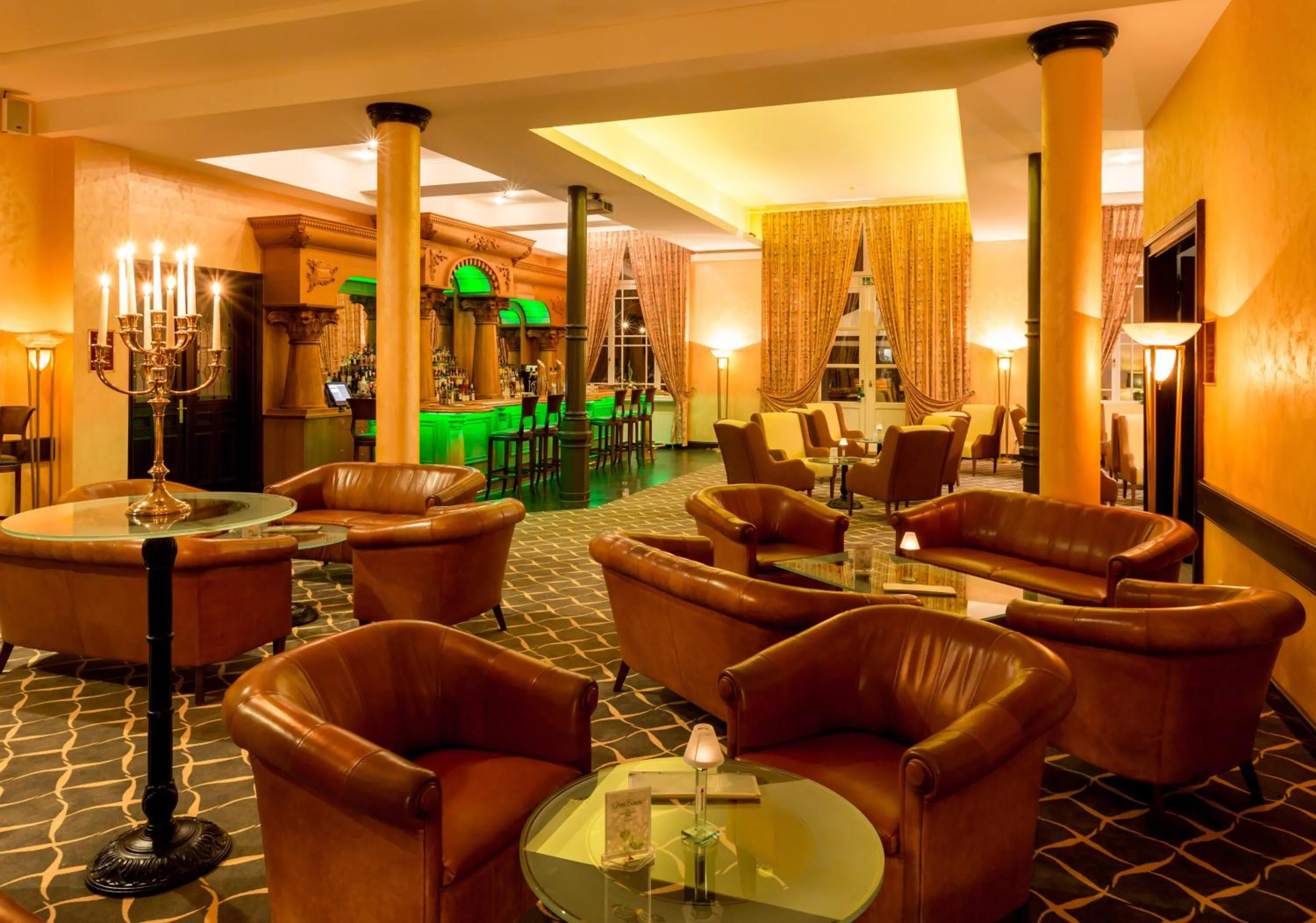 Lounge or bar in Dorint Herrenkrug Parkhotel Magdeburg