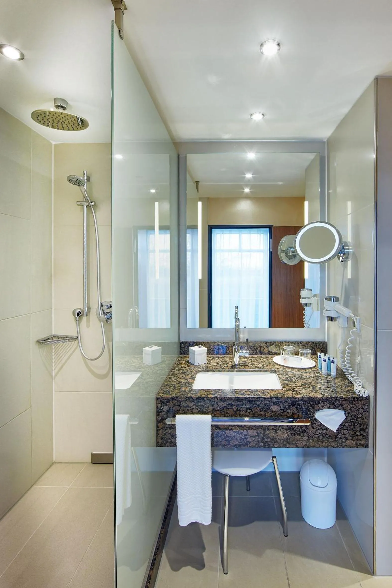 Bathroom in Dorint Herrenkrug Parkhotel Magdeburg