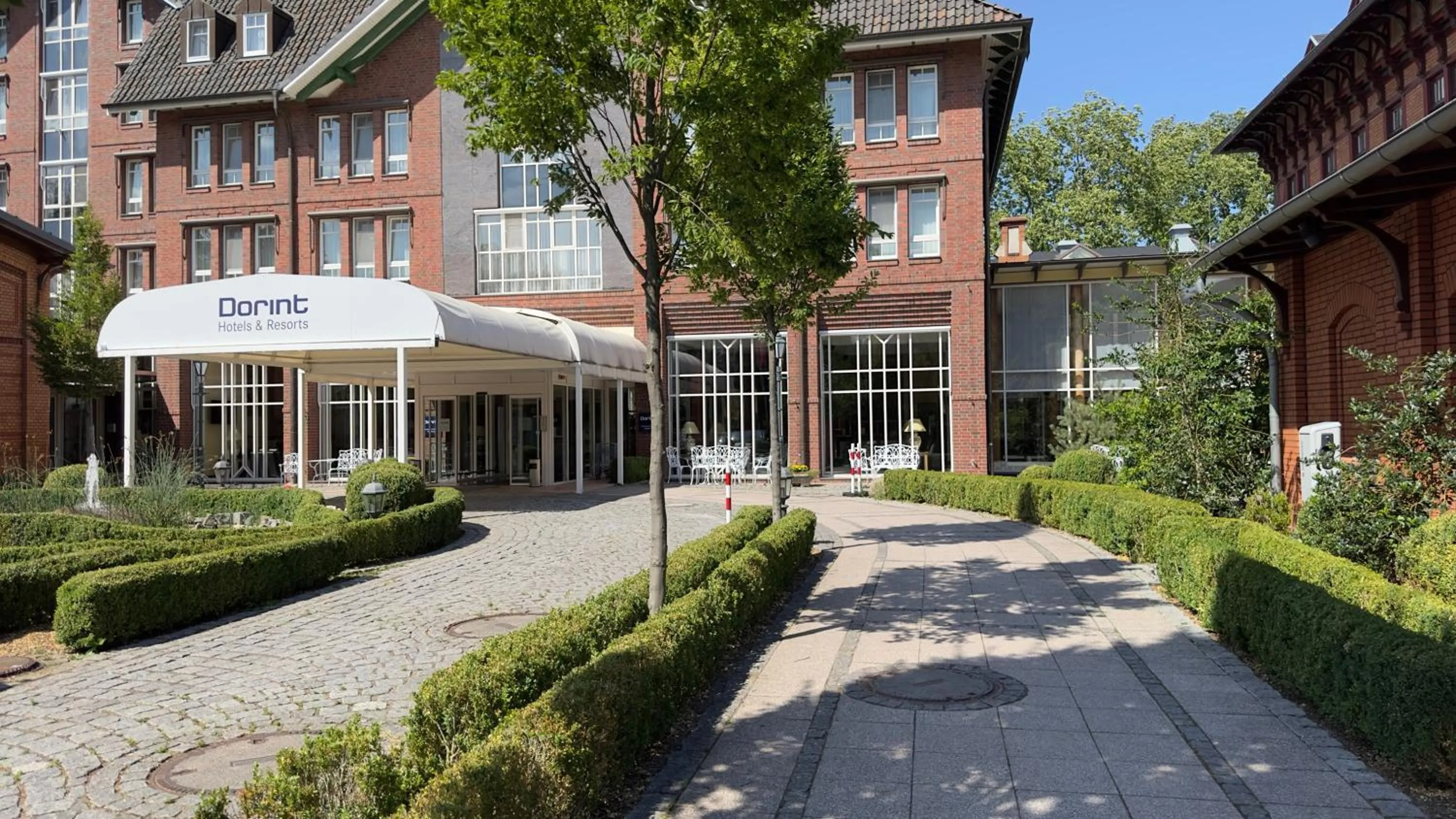 Property building in Dorint Herrenkrug Parkhotel Magdeburg