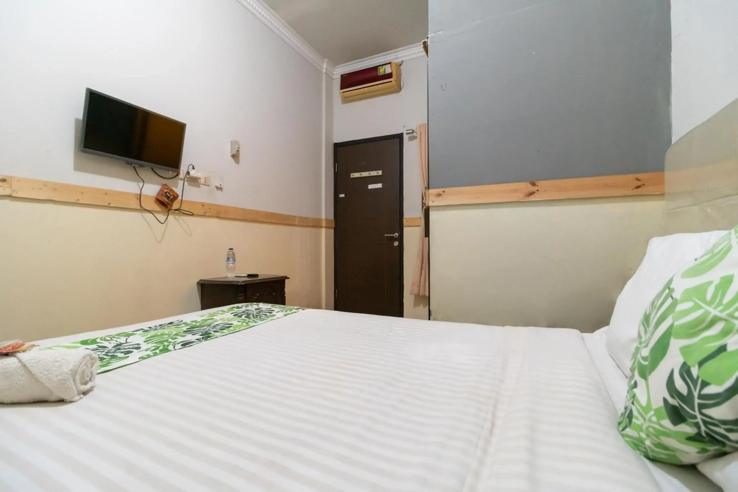 Bedroom, Bed in Safaraz Garden near Galaxy Bekasi Mitra RedDoorz Bedroom, Bed in Safaraz Garden near Galaxy Bekasi Mitra RedDoorz