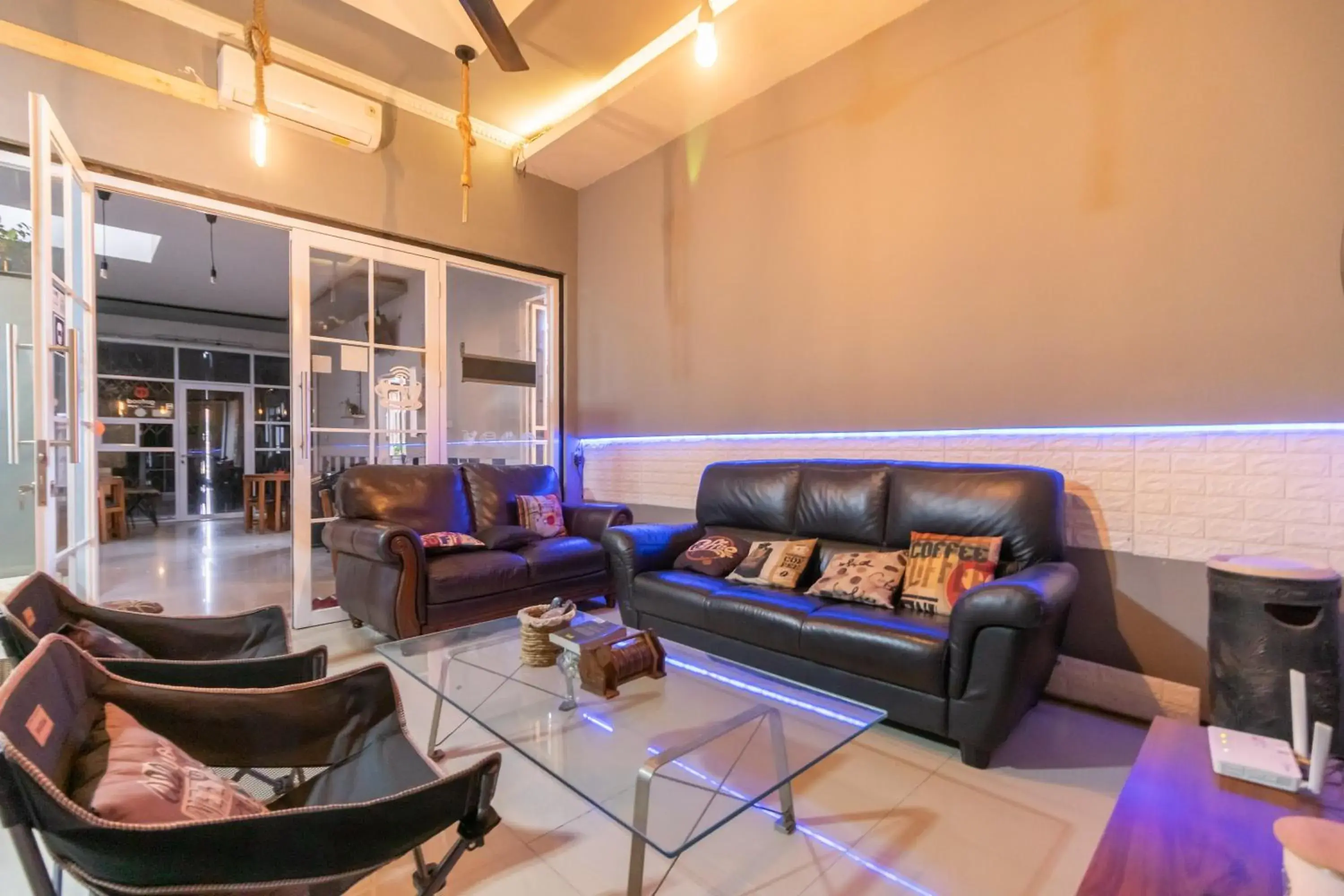 Lobby or reception in Safaraz Garden near Galaxy Bekasi Mitra RedDoorz Lobby or reception in Safaraz Garden near Galaxy Bekasi Mitra RedDoorz