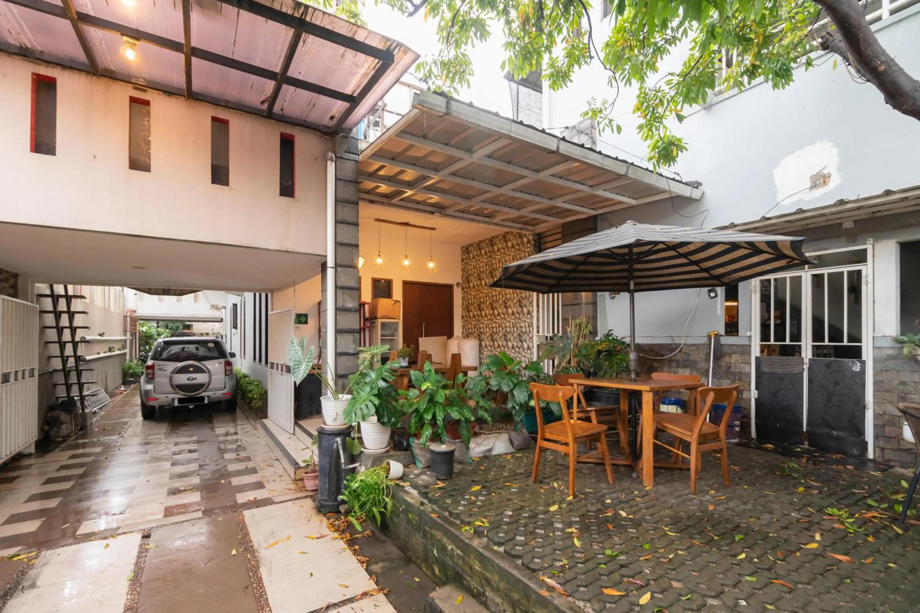 Property building in Safaraz Garden near Galaxy Bekasi Mitra RedDoorz