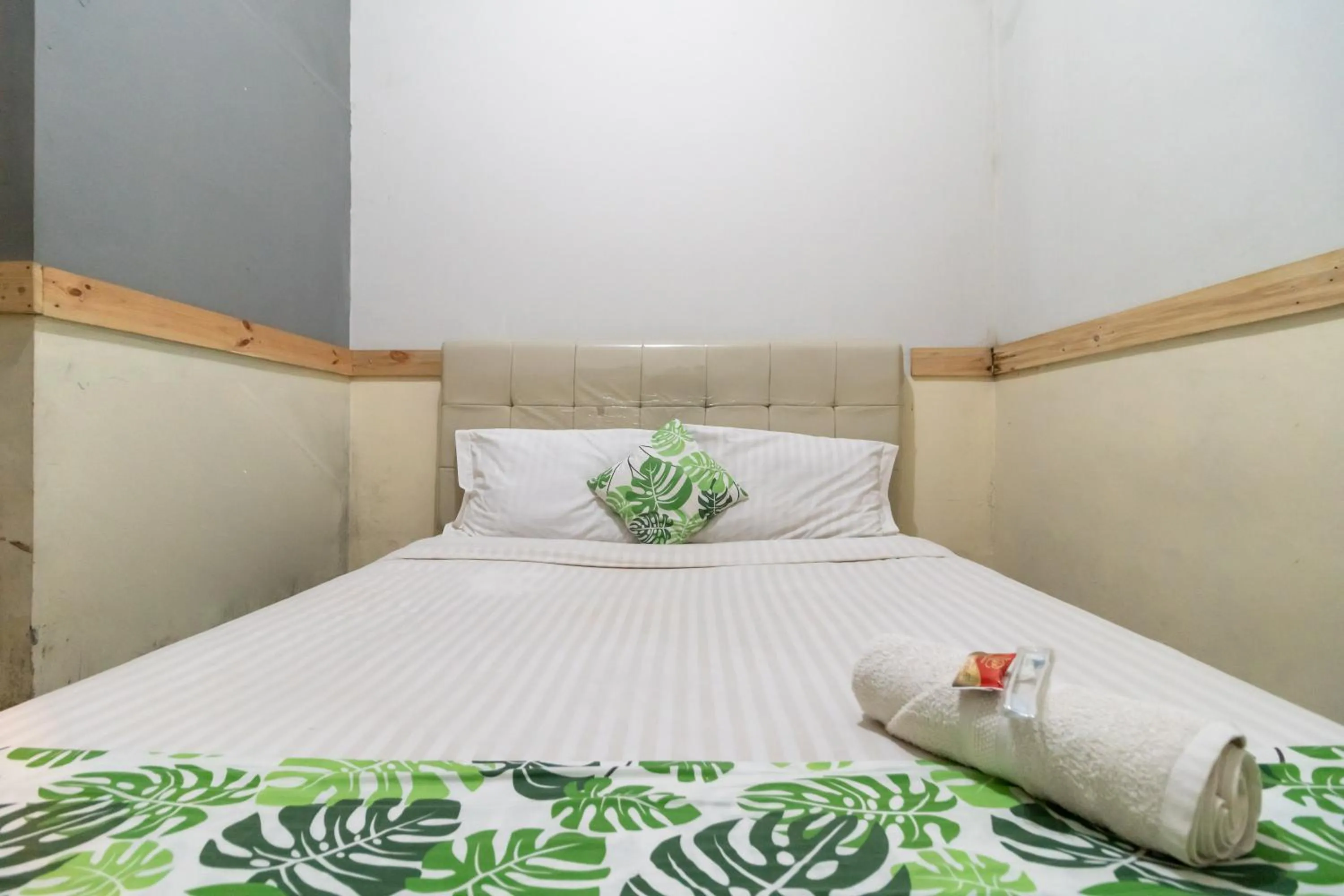 Bedroom, Bed in Safaraz Garden near Galaxy Bekasi Mitra RedDoorz