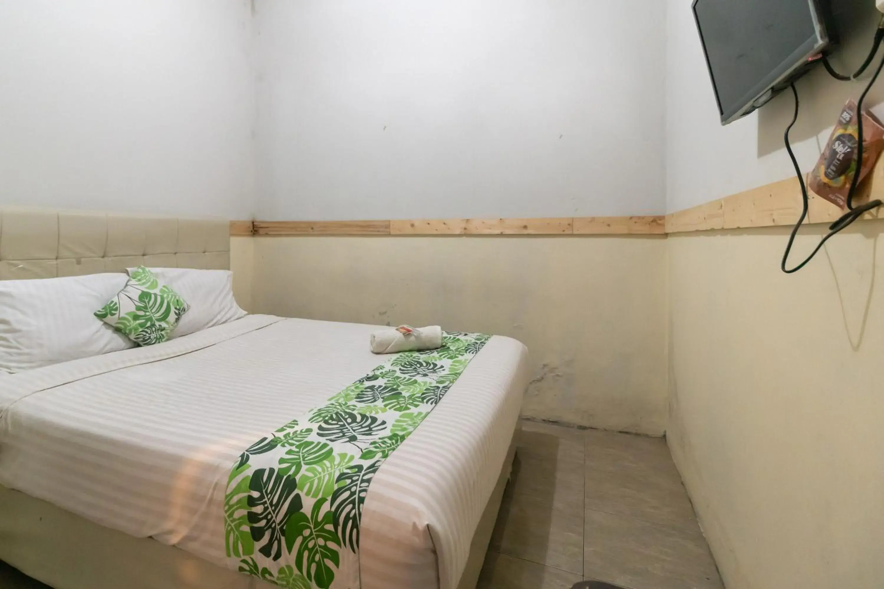 Bedroom, Bed in Safaraz Garden near Galaxy Bekasi Mitra RedDoorz Bedroom, Bed in Safaraz Garden near Galaxy Bekasi Mitra RedDoorz