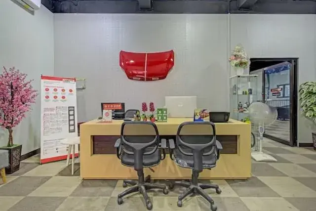 Lobby or reception in Capital O 3198 Sukomanunggal Inn Lobby or reception in Capital O 3198 Sukomanunggal Inn