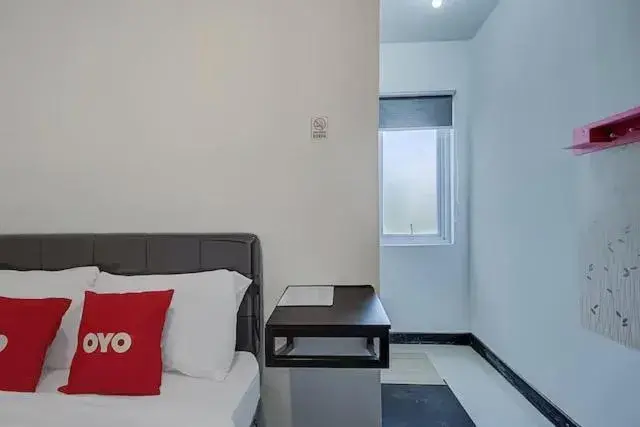 Bedroom, Bed in Capital O 3198 Sukomanunggal Inn Bedroom, Bed in Capital O 3198 Sukomanunggal Inn