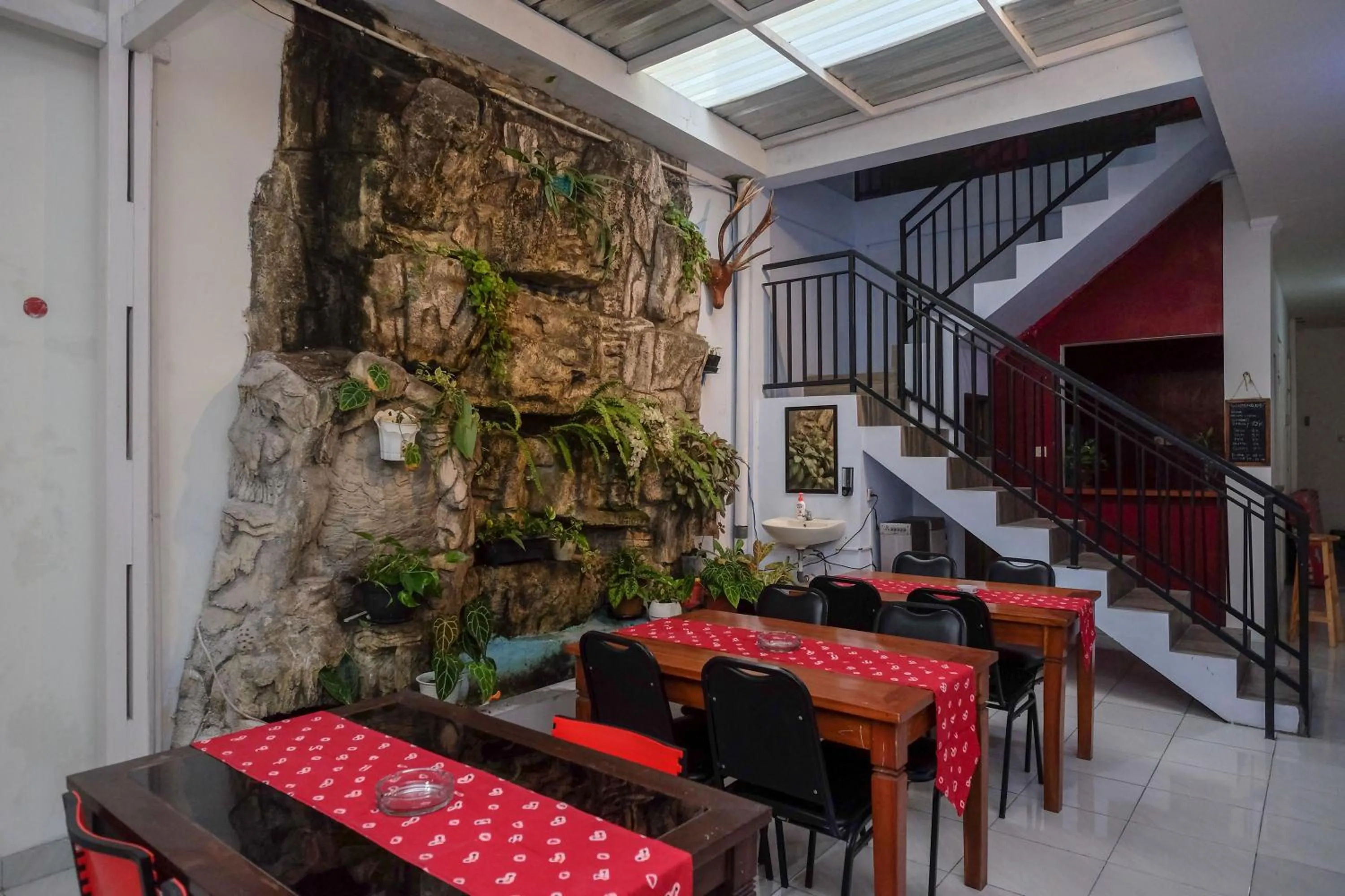 Property building in RedDoorz At Pondok Eyang Obi Sleman