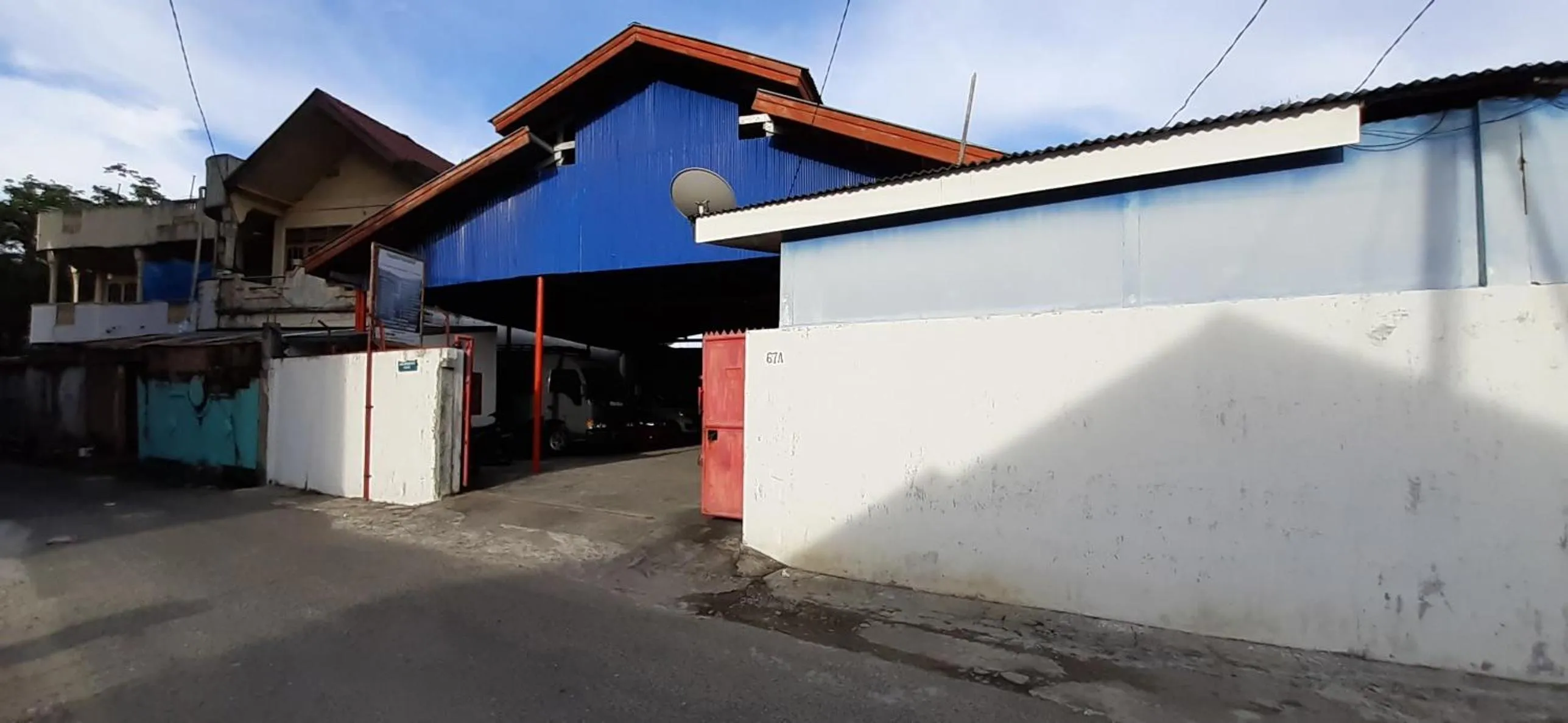 Facade/entrance in Hotel O Gurita Residence Syariah