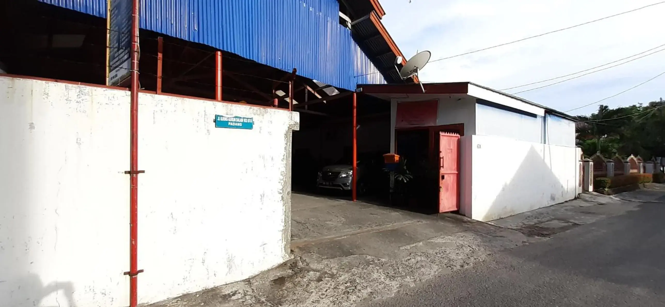 Facade/entrance in Hotel O Gurita Residence Syariah Facade/entrance in Hotel O Gurita Residence Syariah