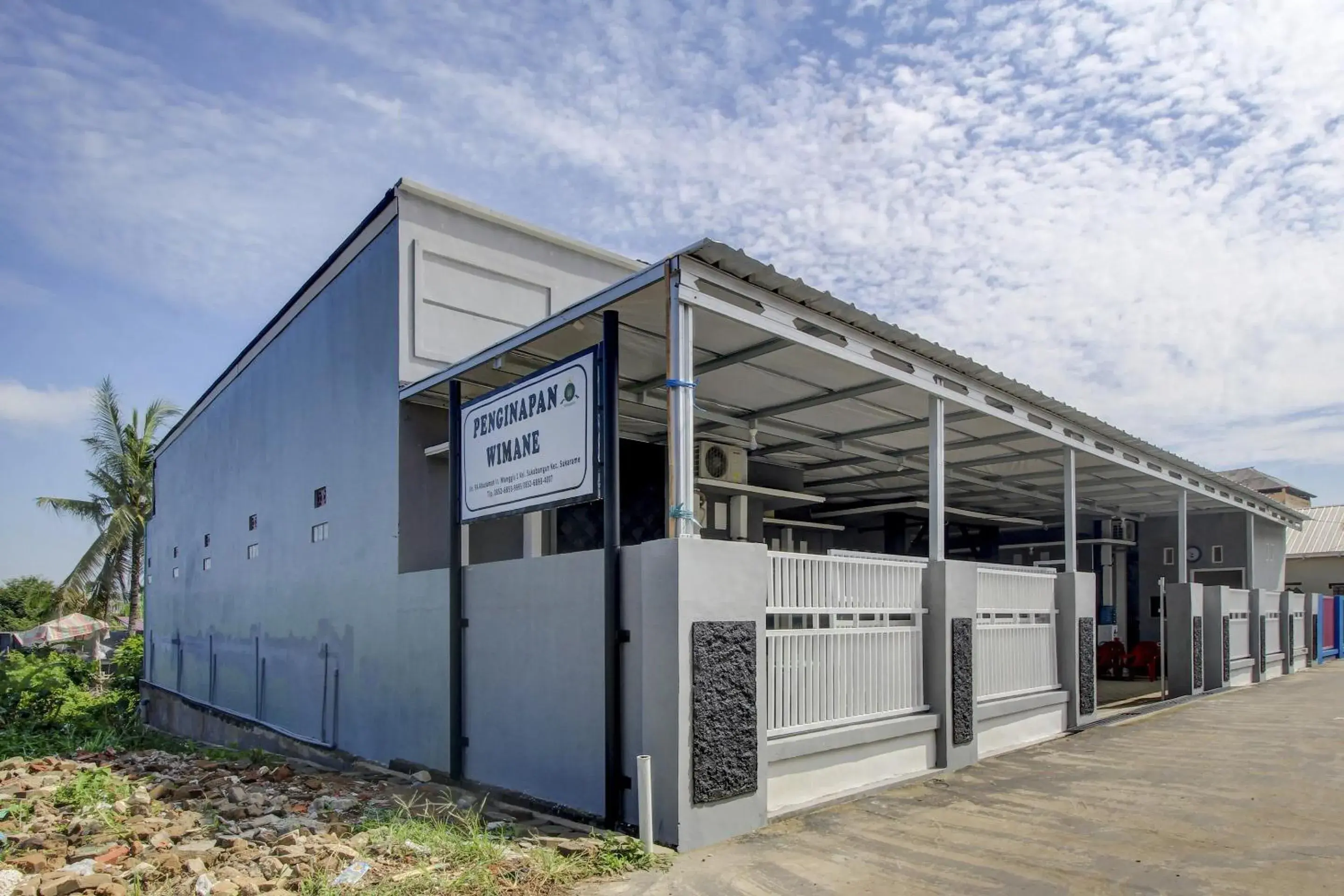 Facade/entrance in OYO Life 3415 Penginapan Wimane Facade/entrance in OYO Life 3415 Penginapan Wimane