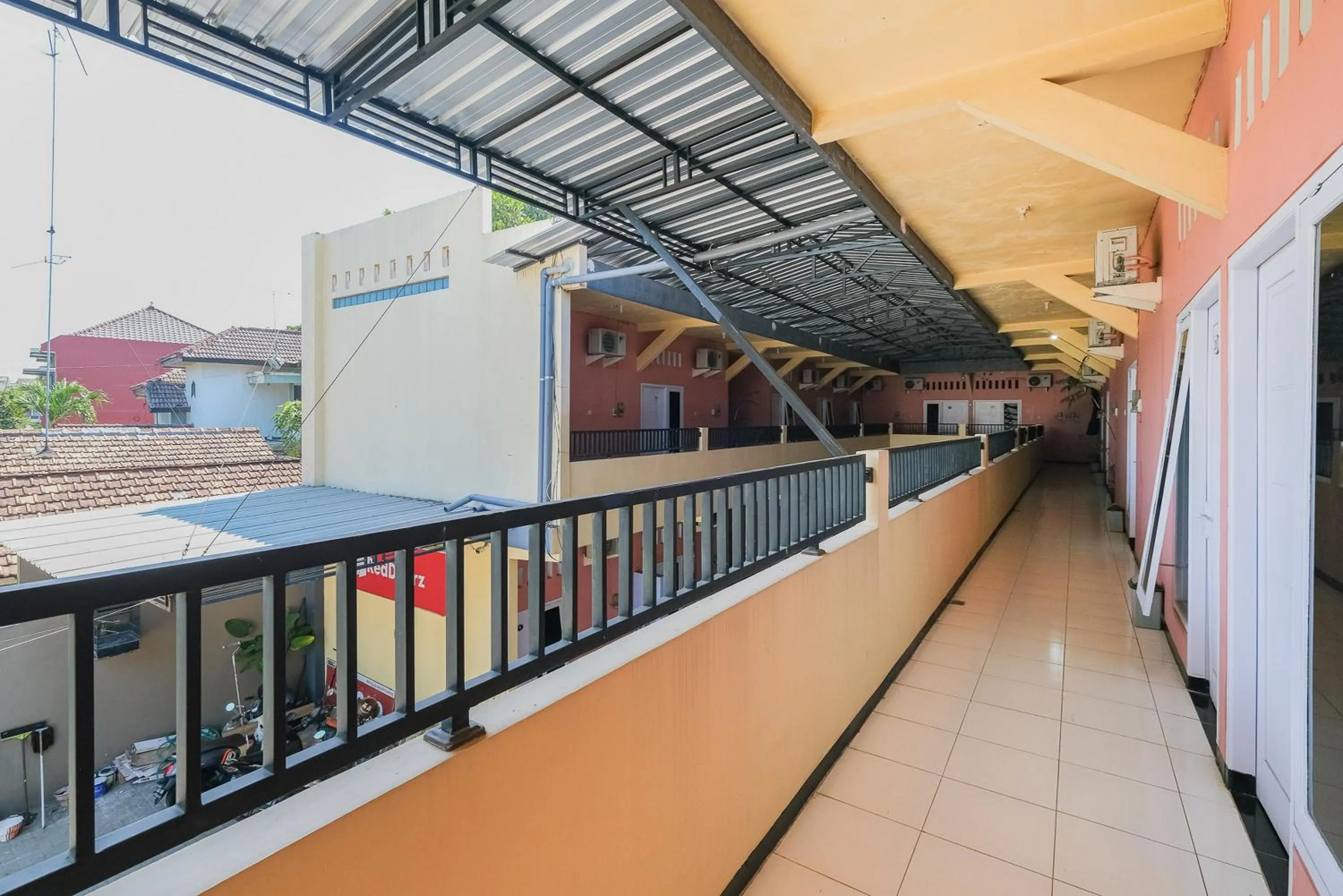 Balcony/Terrace in RedDoorz Syariah near RSUD Tuban