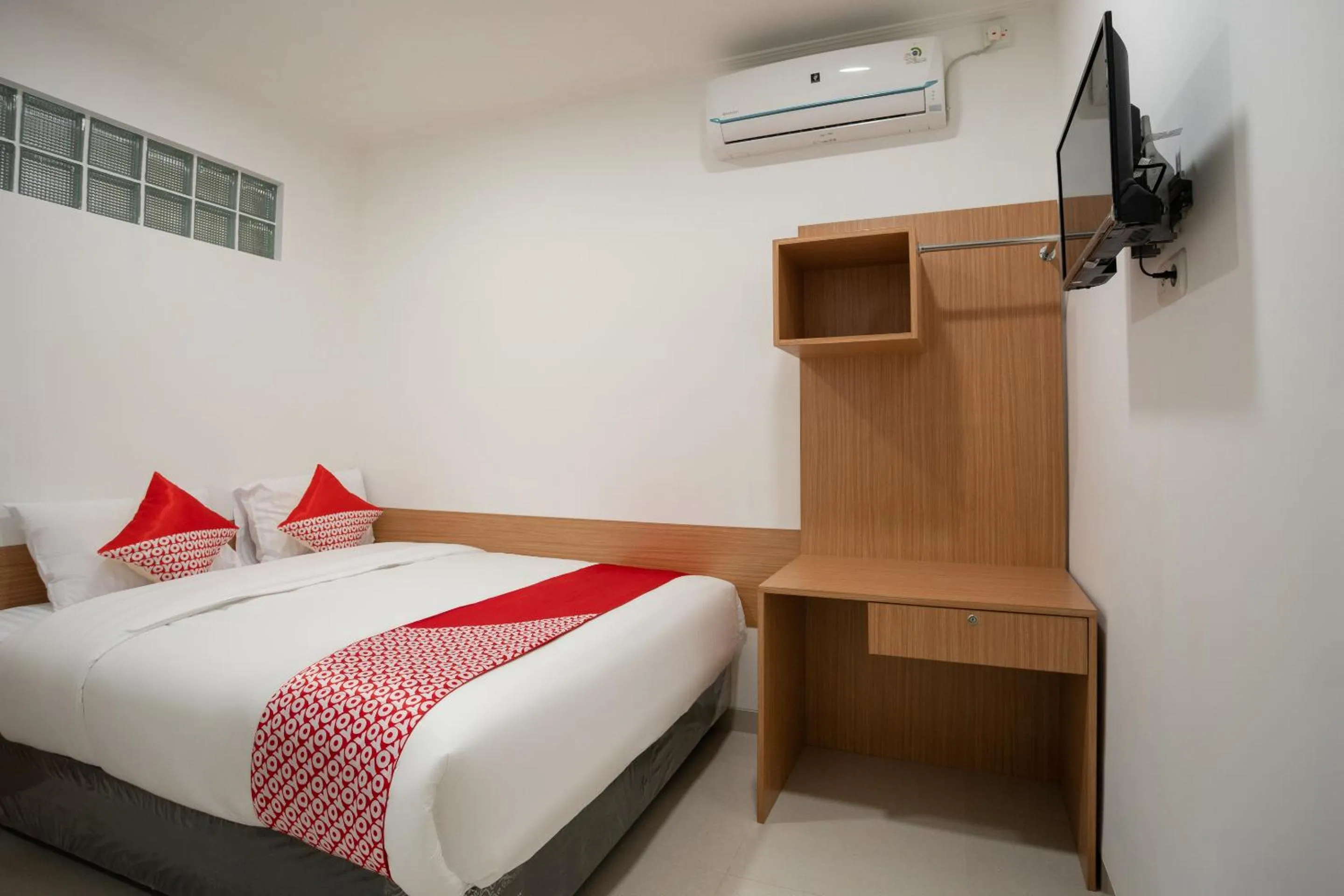 Bedroom, Bed in Hotel O Hegarbudhi Residence