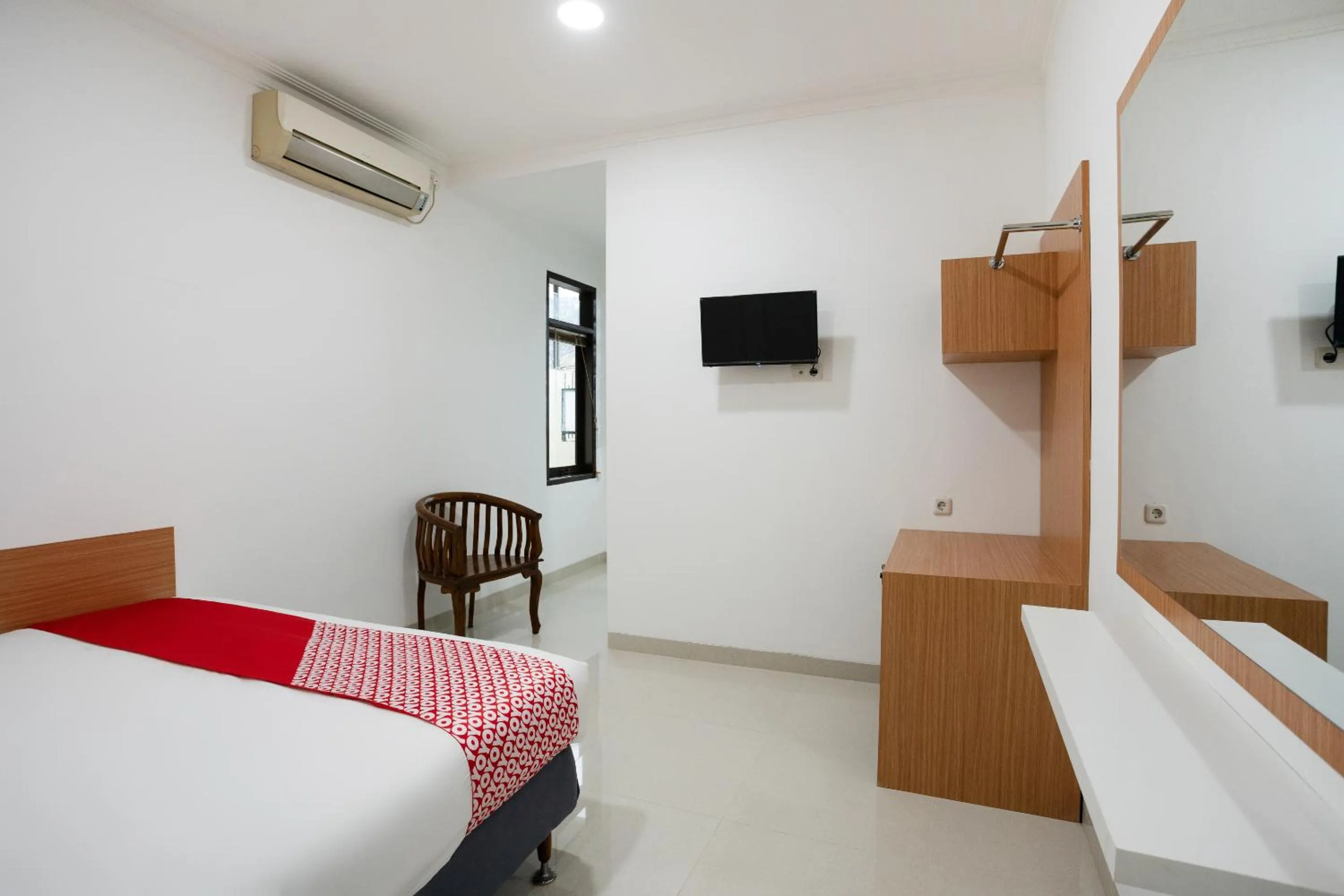 Bedroom, Bed in Hotel O Hegarbudhi Residence