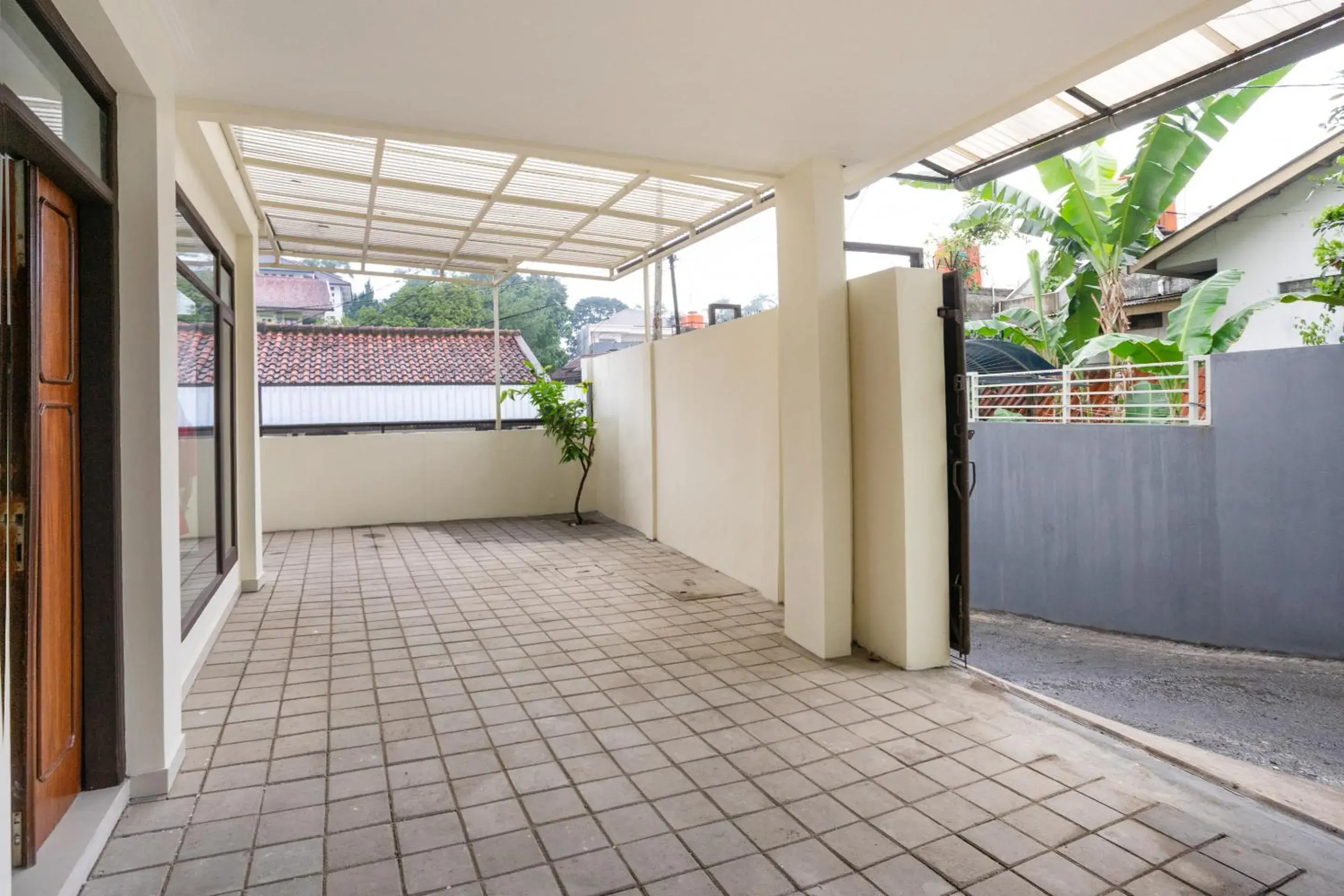 Facade/entrance in Hotel O Hegarbudhi Residence Facade/entrance in Hotel O Hegarbudhi Residence