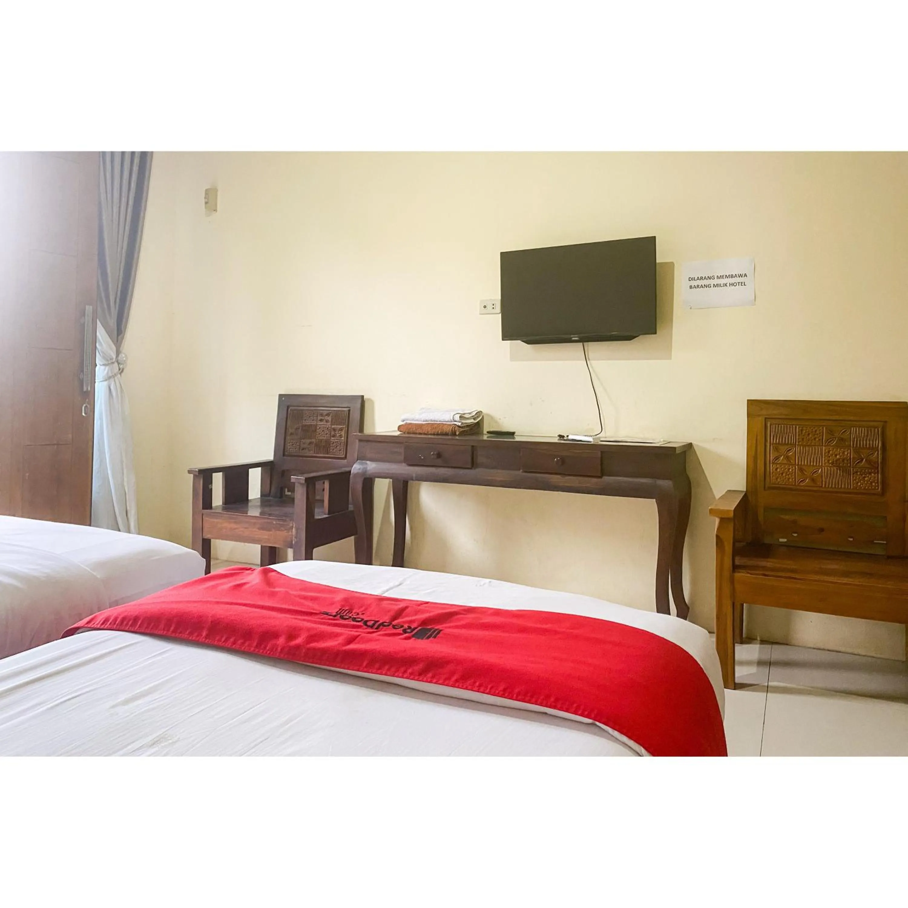 Bedroom, Bed in OYO Life 3365 Griya Nusantara Syariah