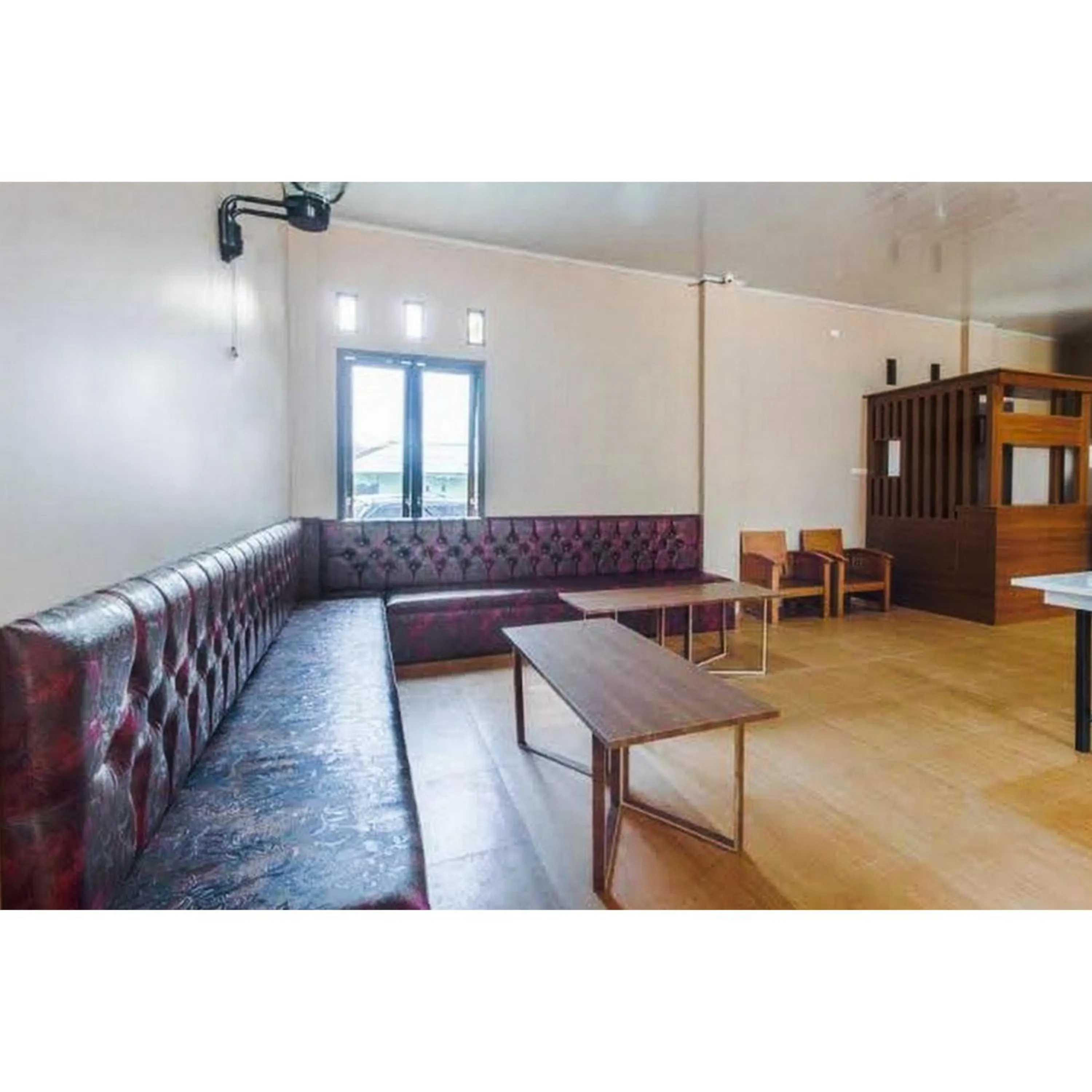 Seating Area in OYO Life 3365 Griya Nusantara Syariah