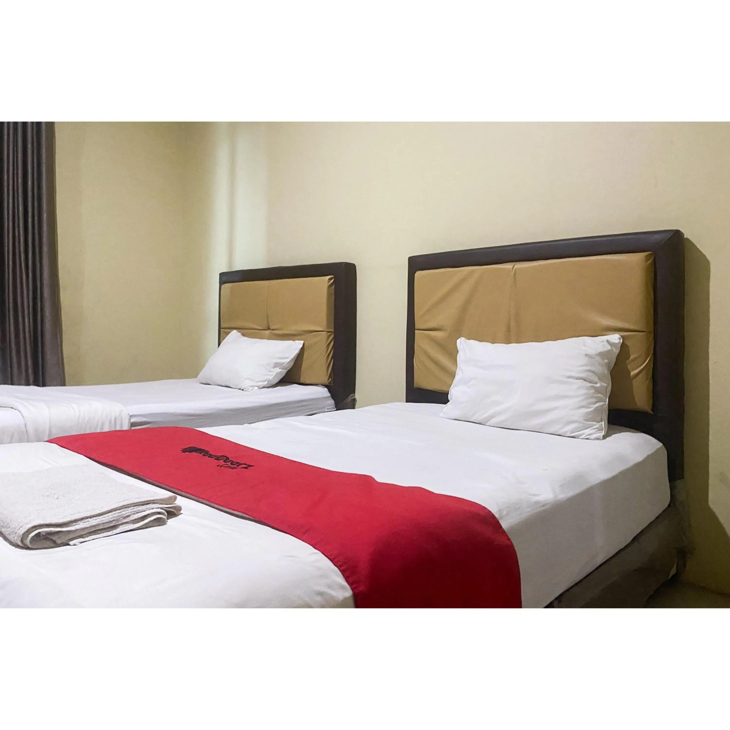 Bedroom, Bed in OYO Life 3365 Griya Nusantara Syariah