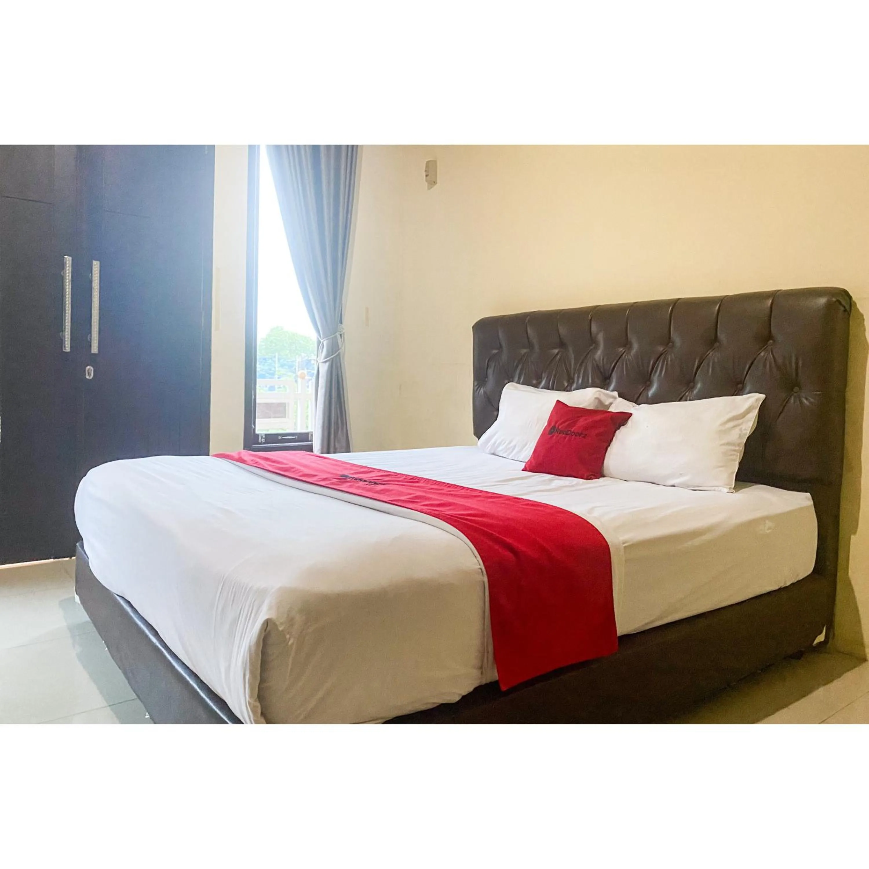 Bedroom, Bed in OYO Life 3365 Griya Nusantara Syariah