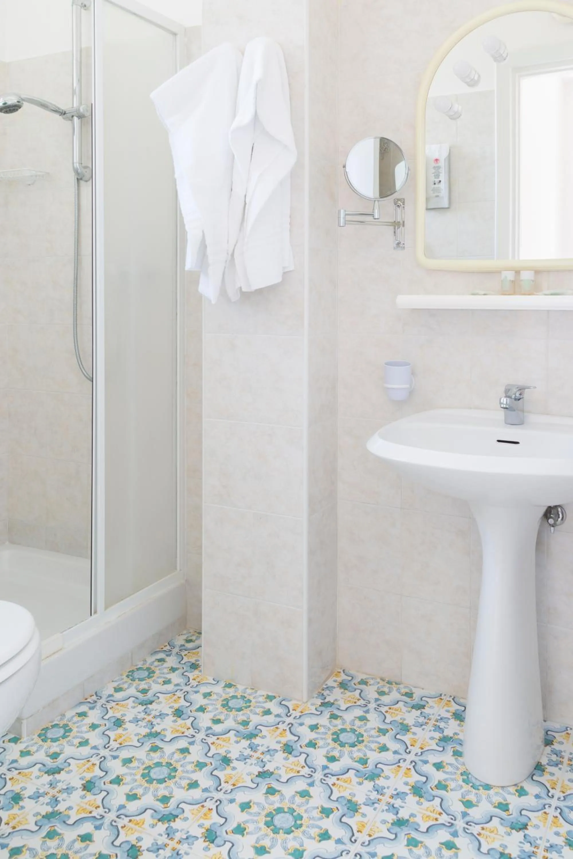 Bathroom in HOTEL ZI'NTONIO