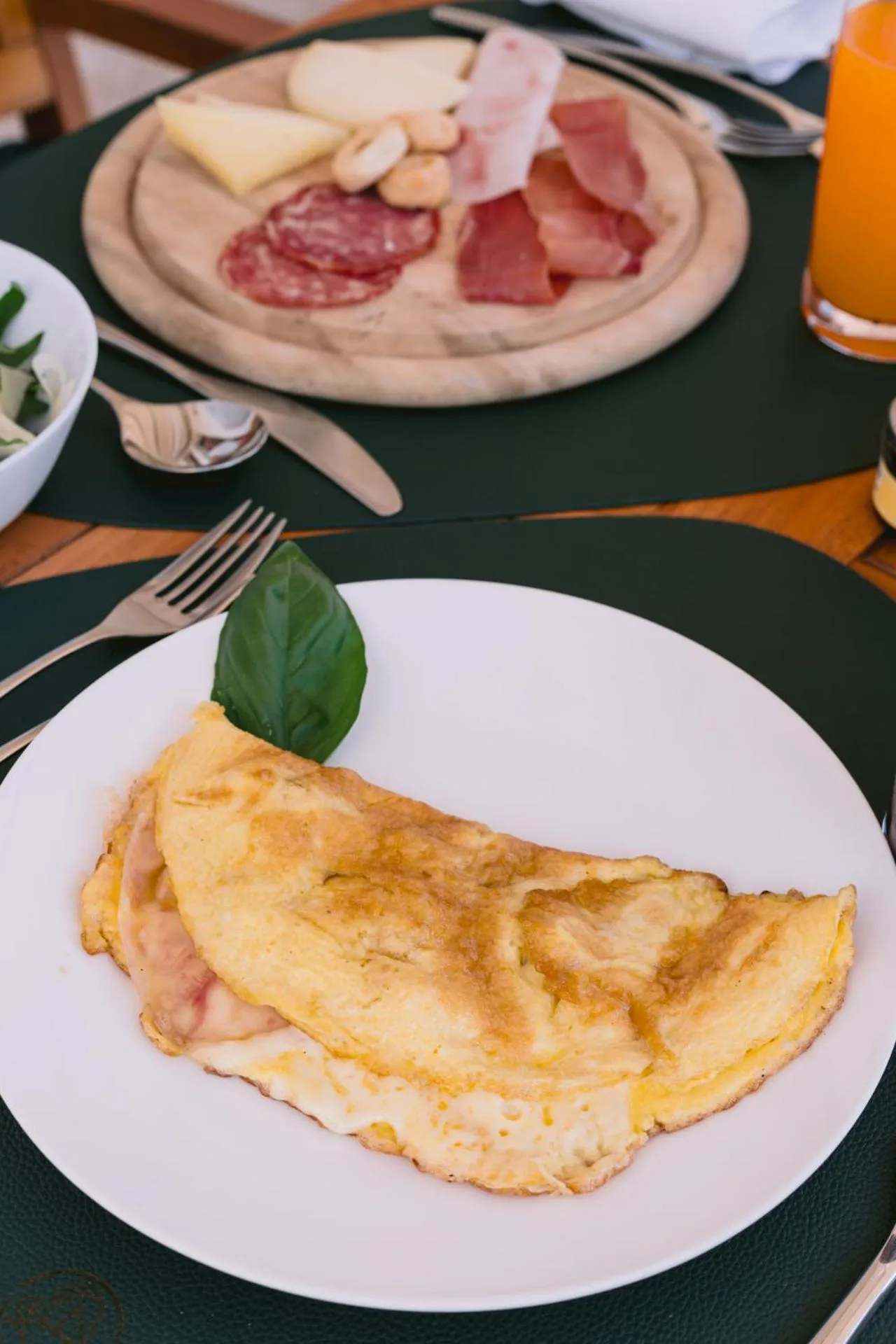 Food and drinks in HOTEL ZI'NTONIO