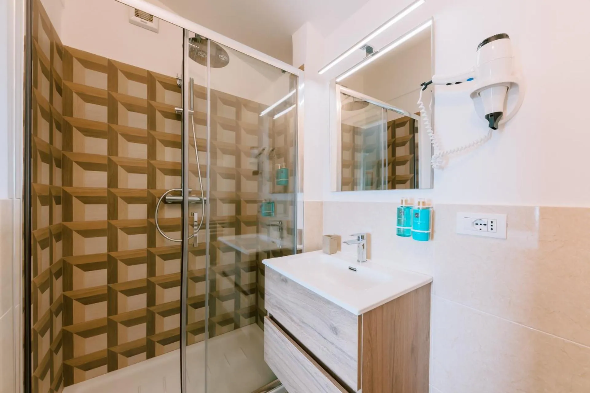 Bathroom in HOTEL ZI'NTONIO