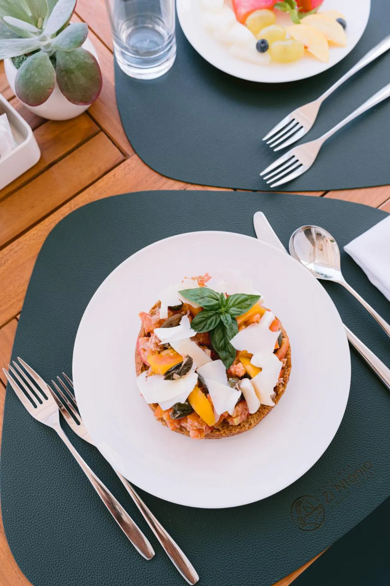 Food and drinks in HOTEL ZI'NTONIO